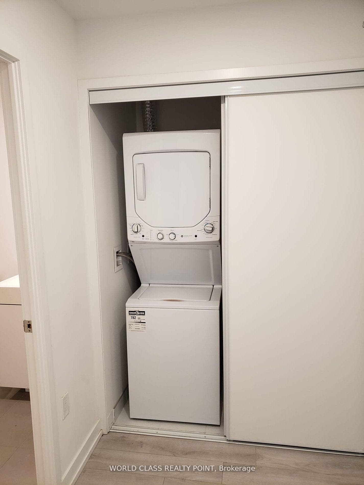 33 Helendale Avenue Unit 1404 photo 11