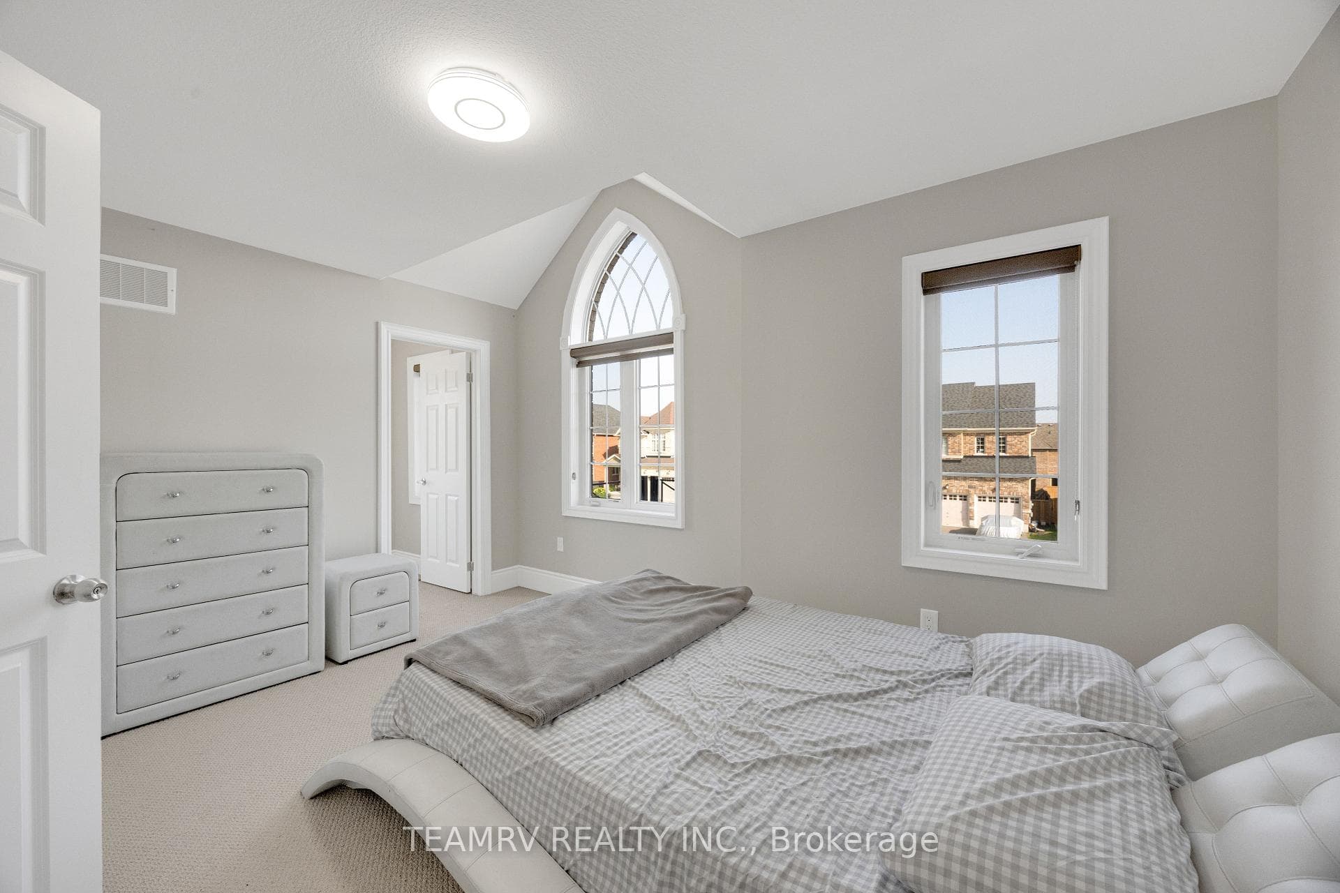 1161 Upper Thames Drive photo 39