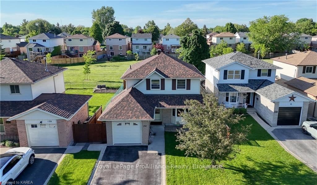 134 GRENADIER Drive photo 3