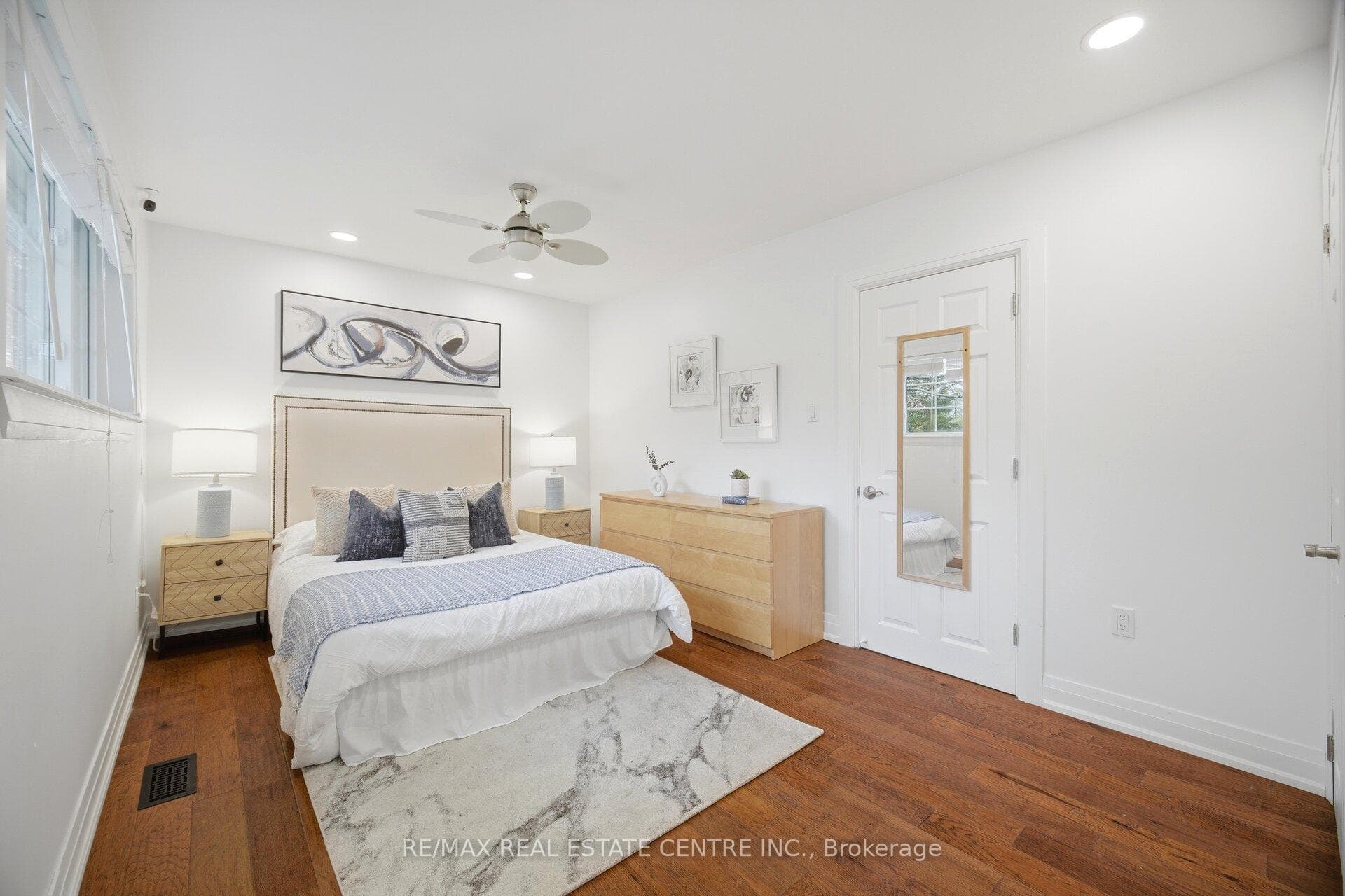 1376 Royal Drive photo 21