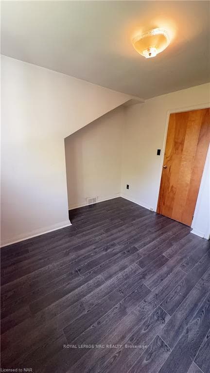 8 Byrne Boulevard photo 14