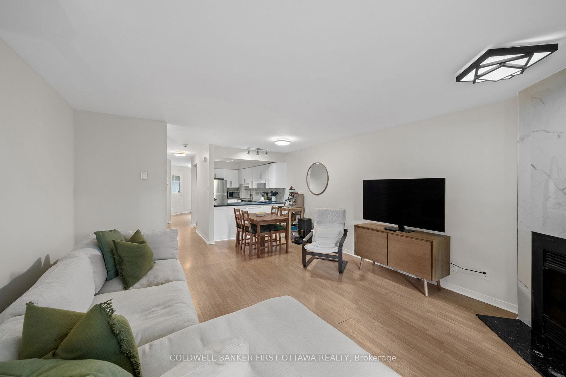 386 Briston Private photo 15