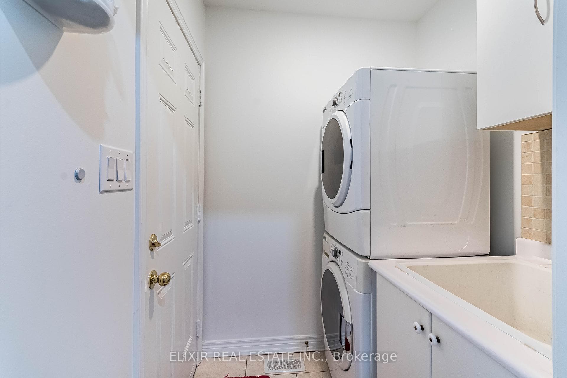 20 Manordale Crescent photo 7