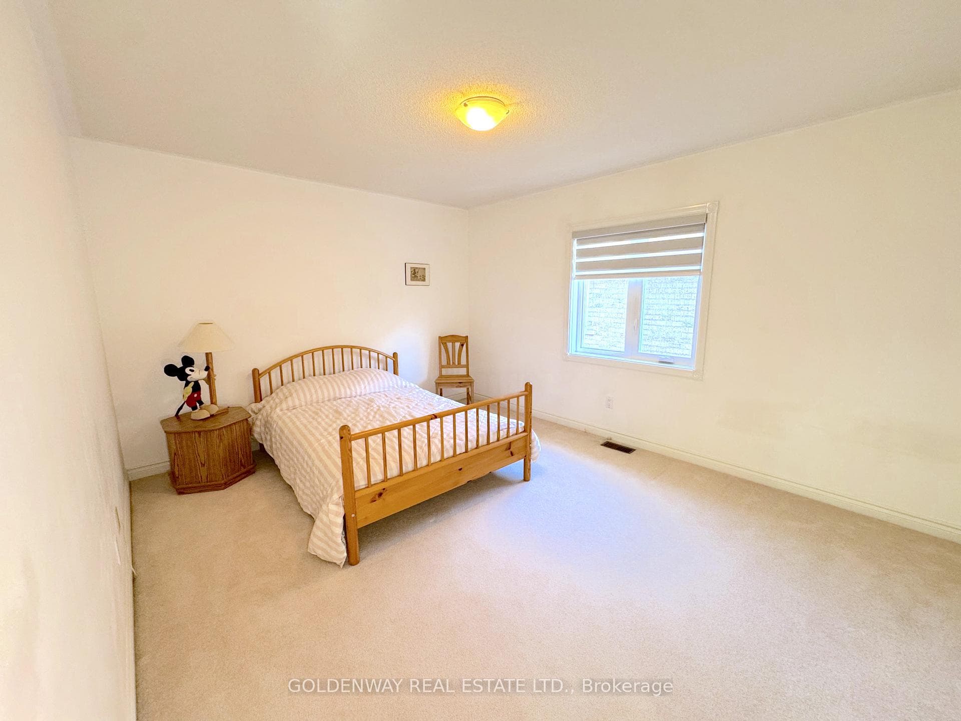 27 Leicester Road photo 18