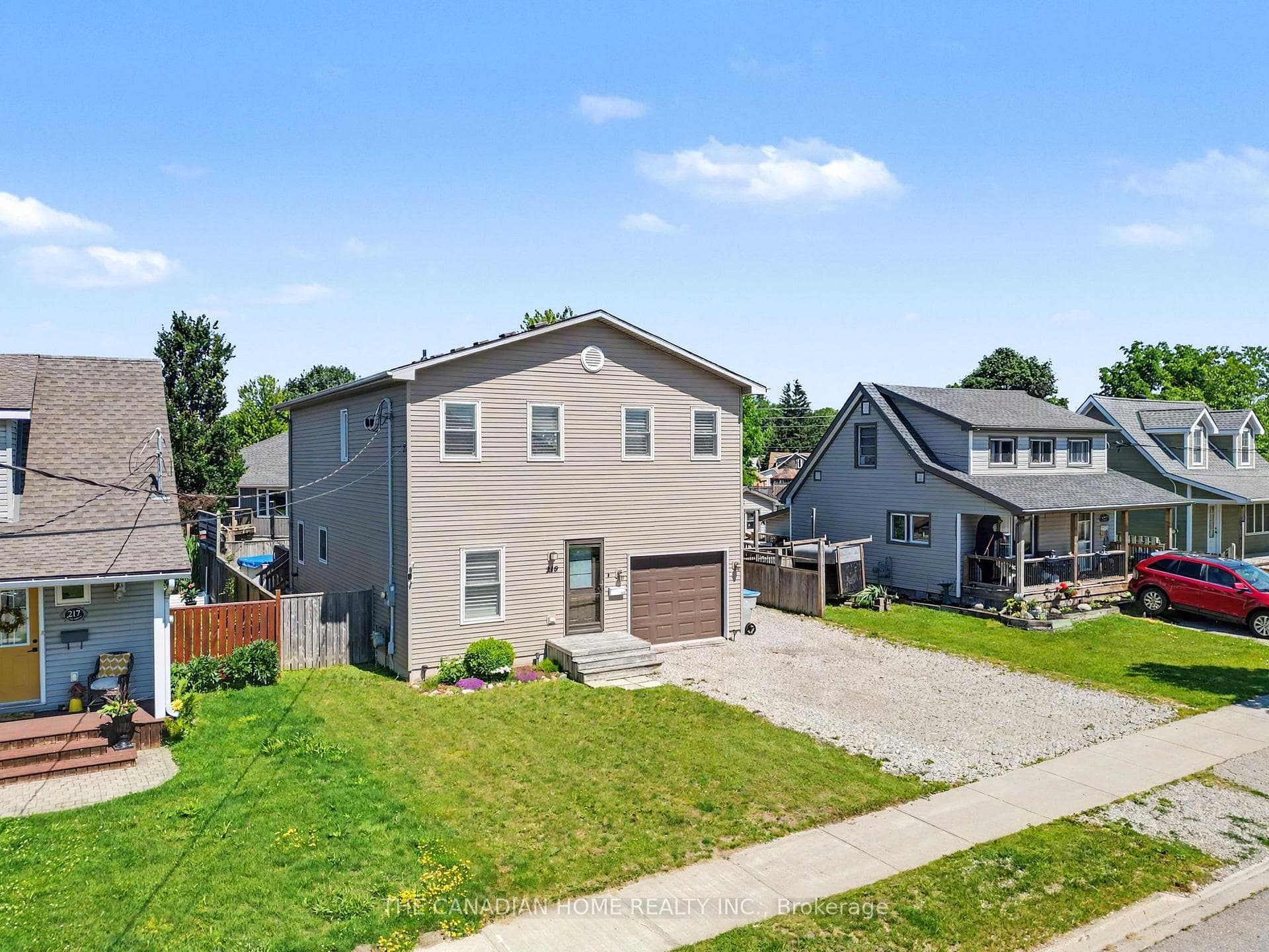 219 PICTON Street photo 35