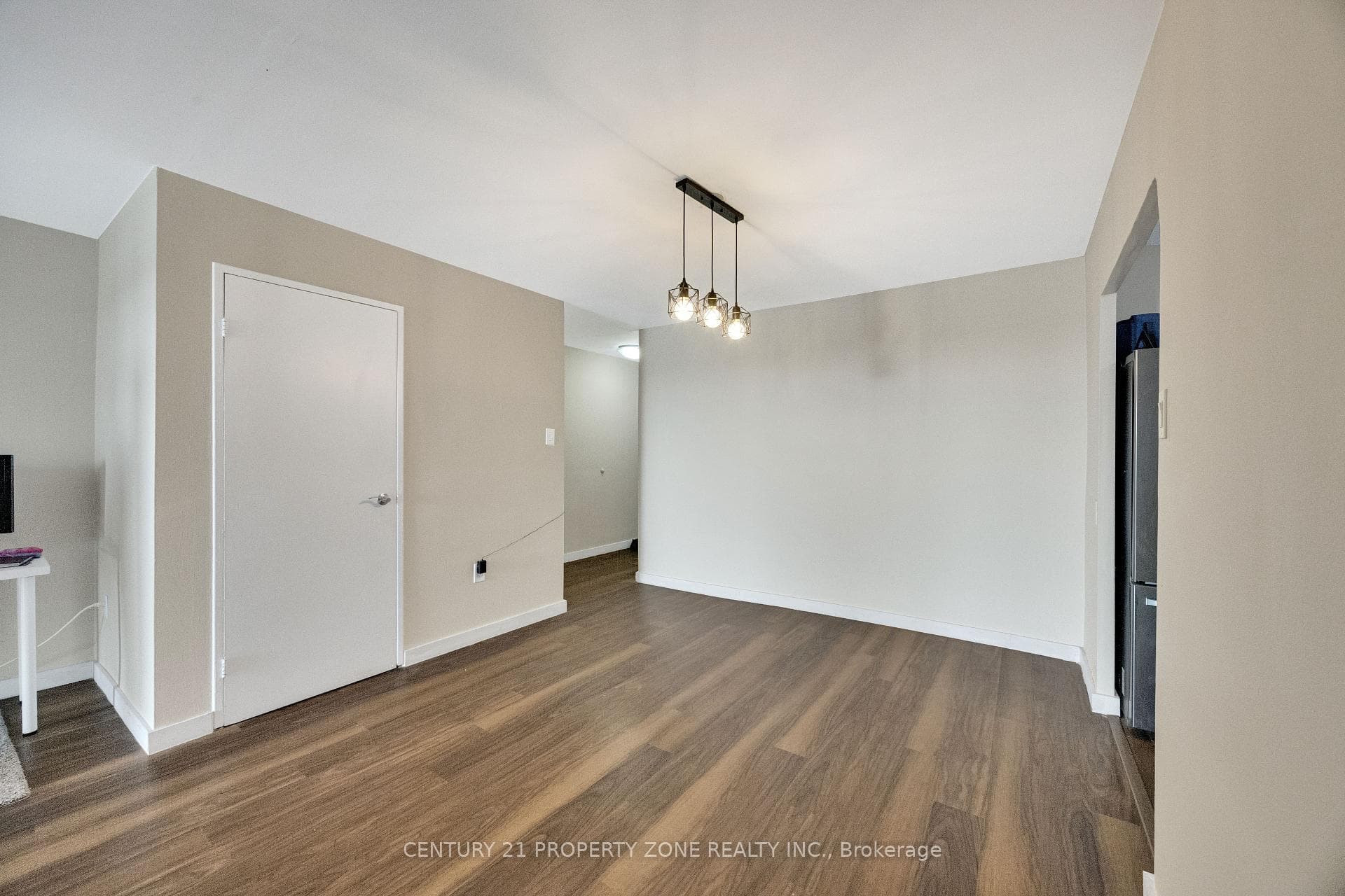 573 MORNINGTON Avenue Unit 907 photo 15