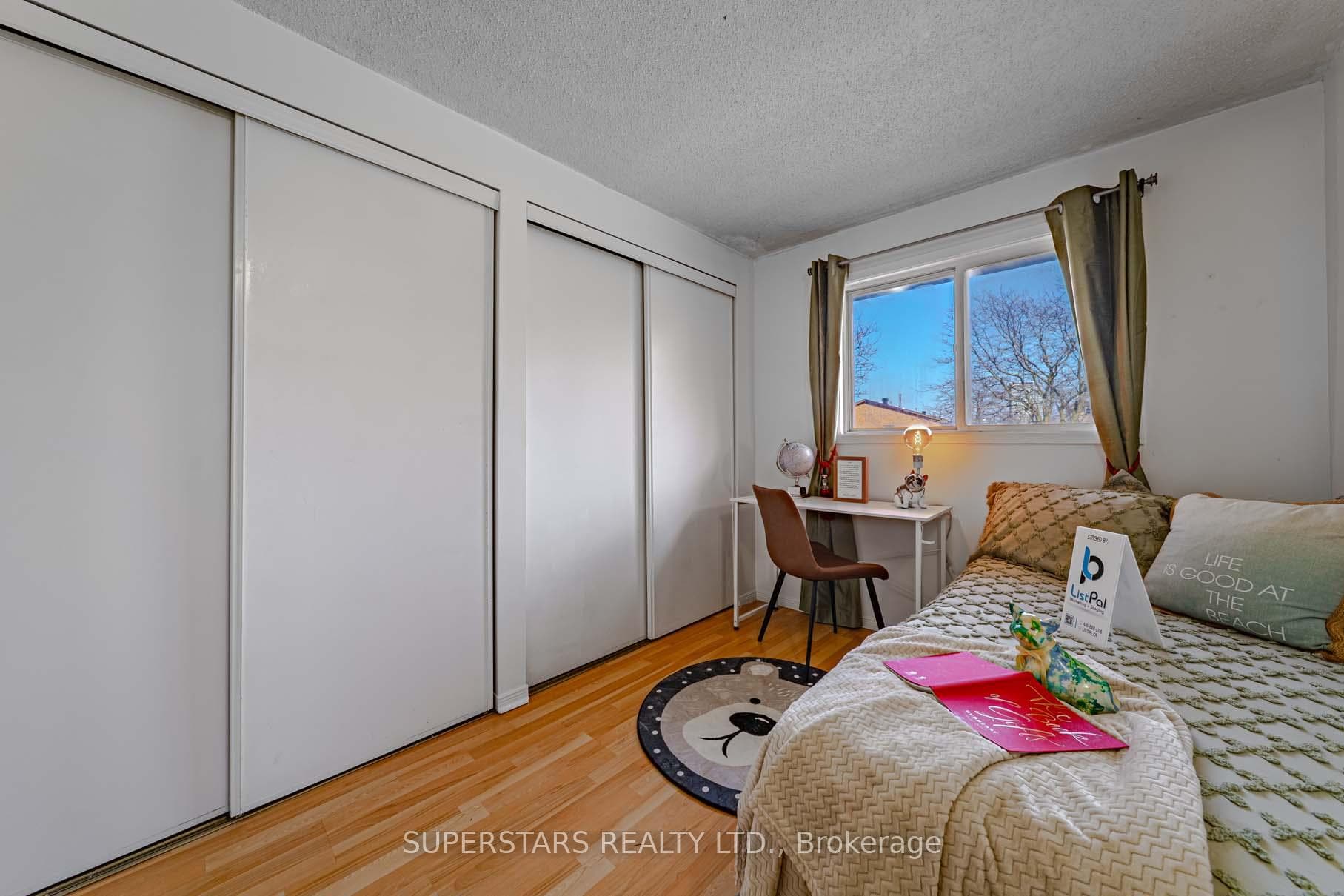 135 Appleby Crescent photo 24