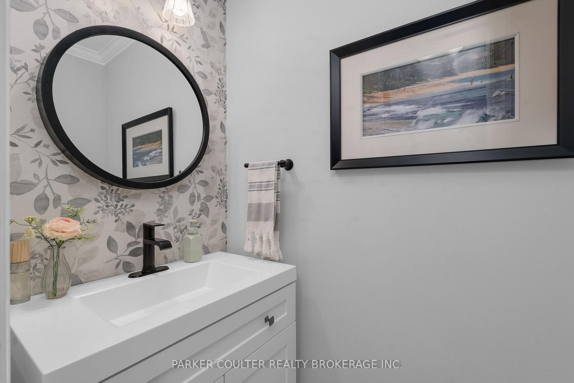 11 Frontier Avenue photo 16