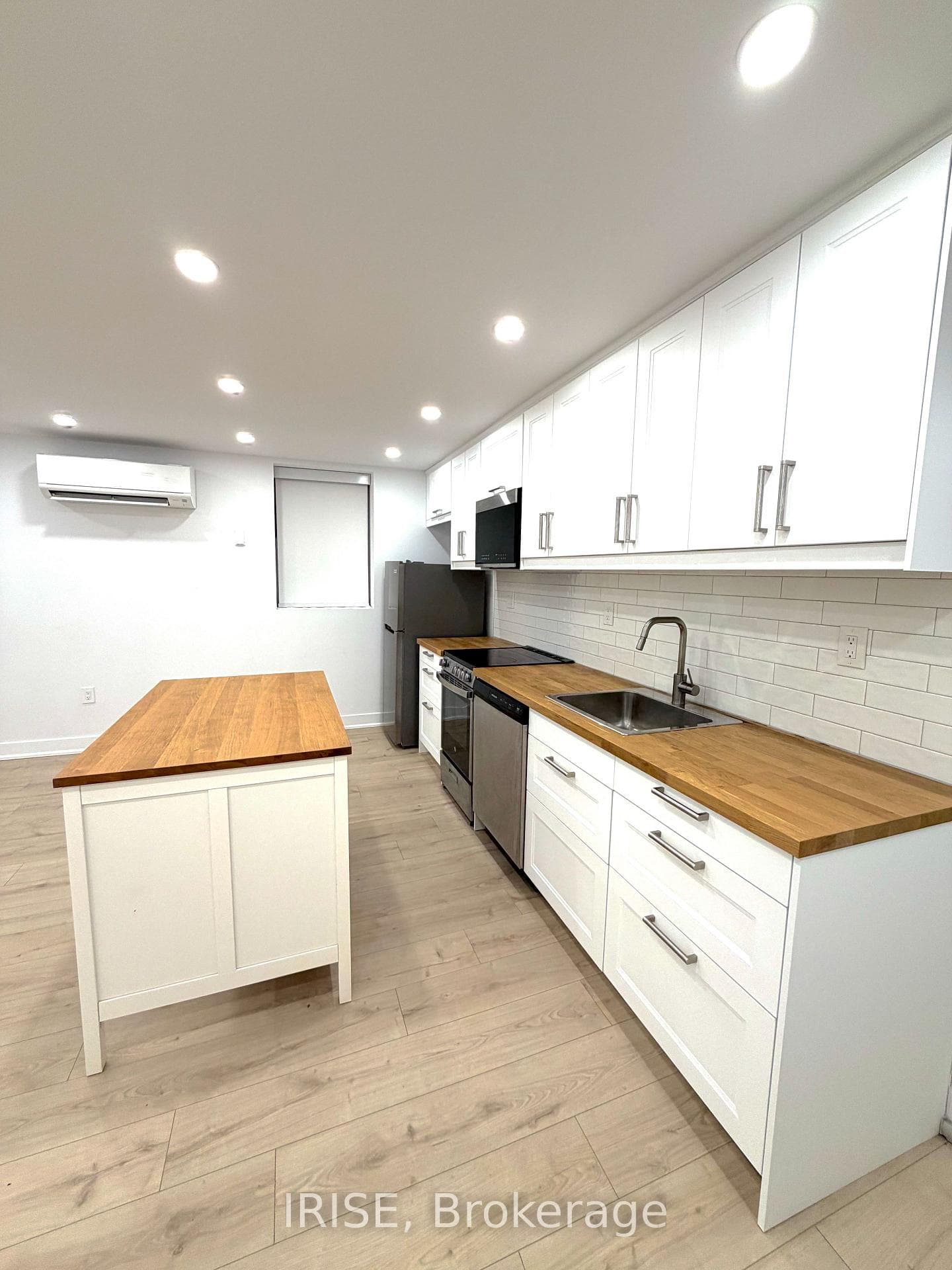 2 Selwood Avenue Unit A photo 5