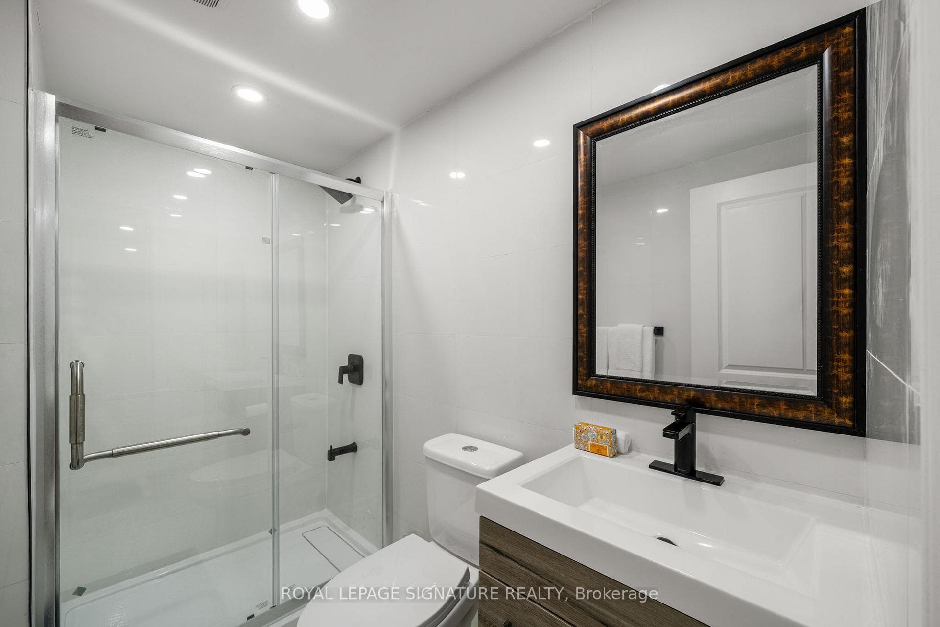 16 Closson Drive photo 34