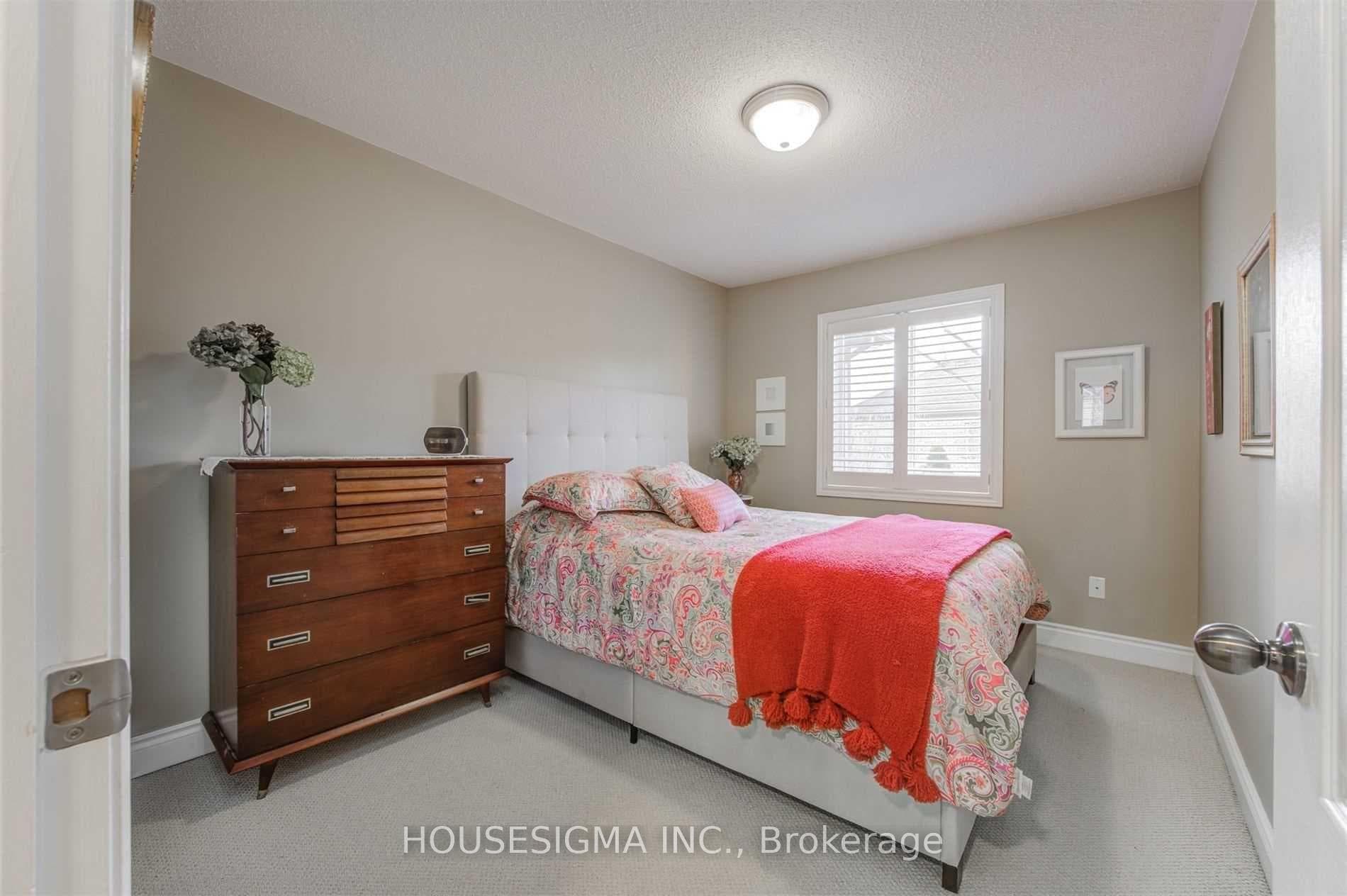 244 Tawny Crescent photo 19