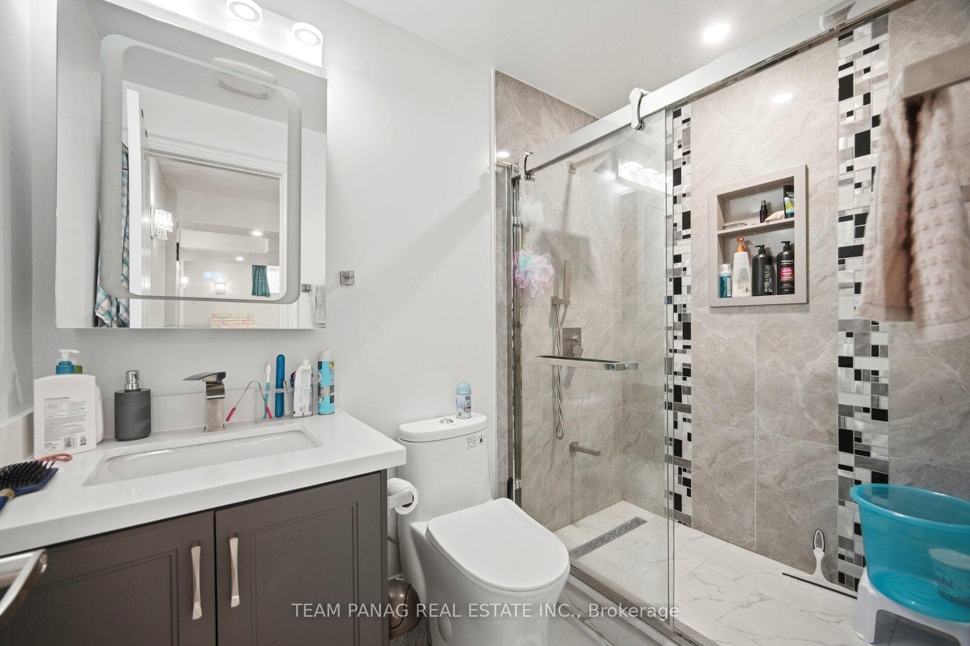19 Falkland Road photo 45