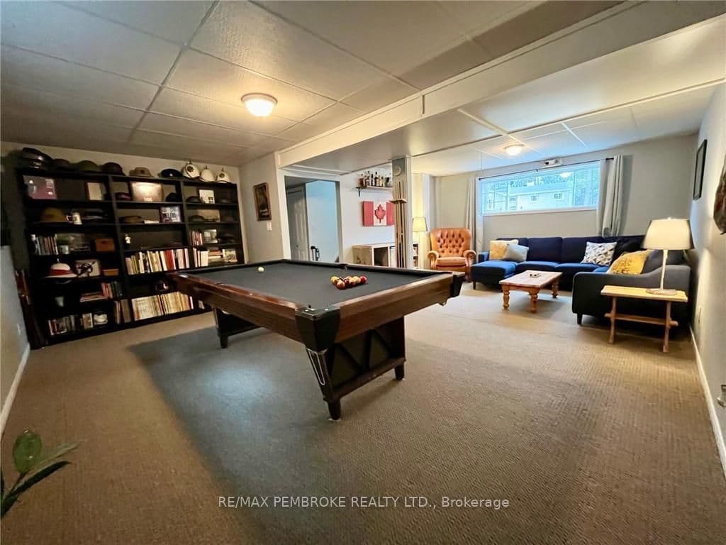 13 BLUE JAY Way photo 18