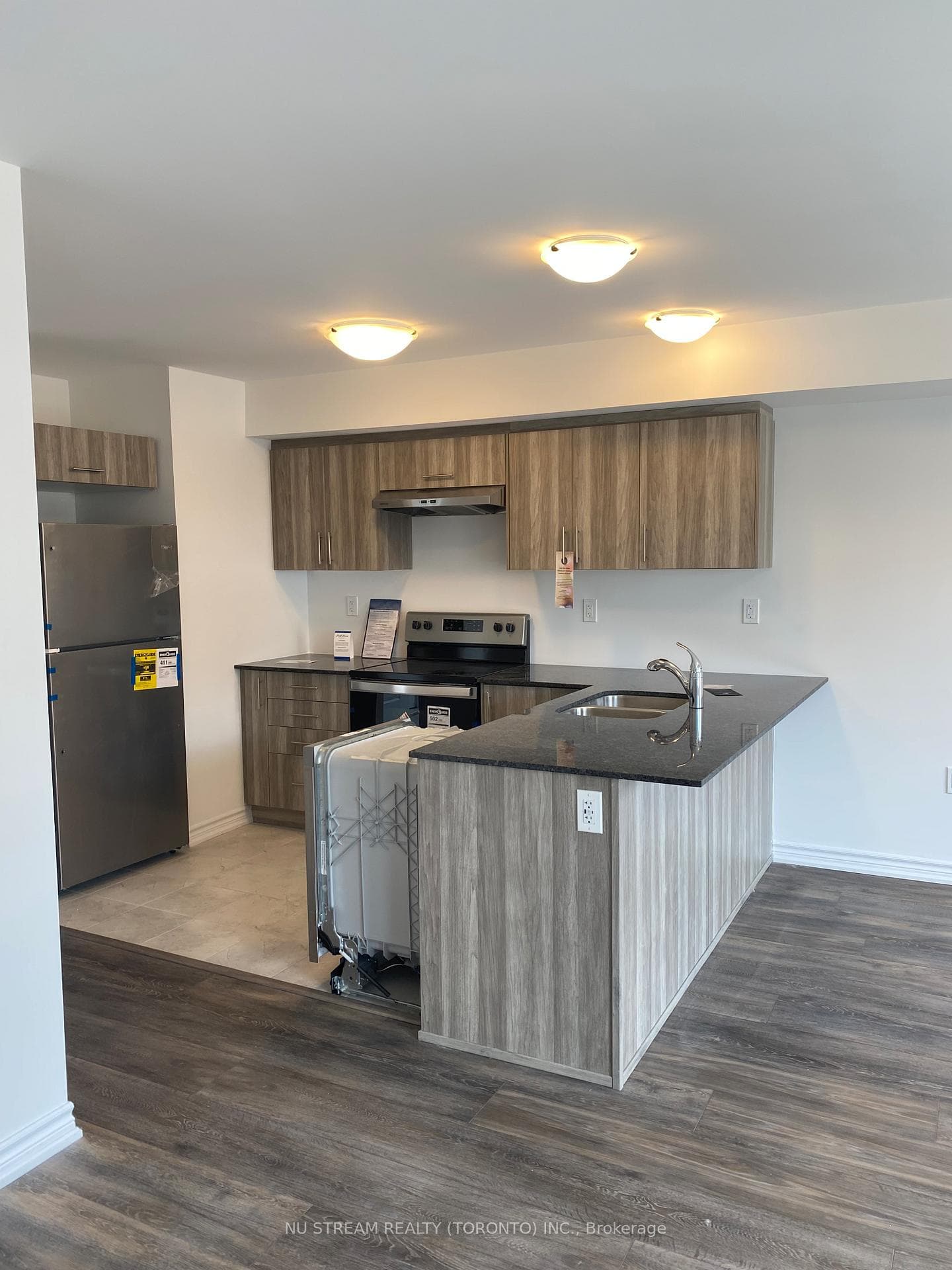 9 Hay Lane Unit 3 photo 13
