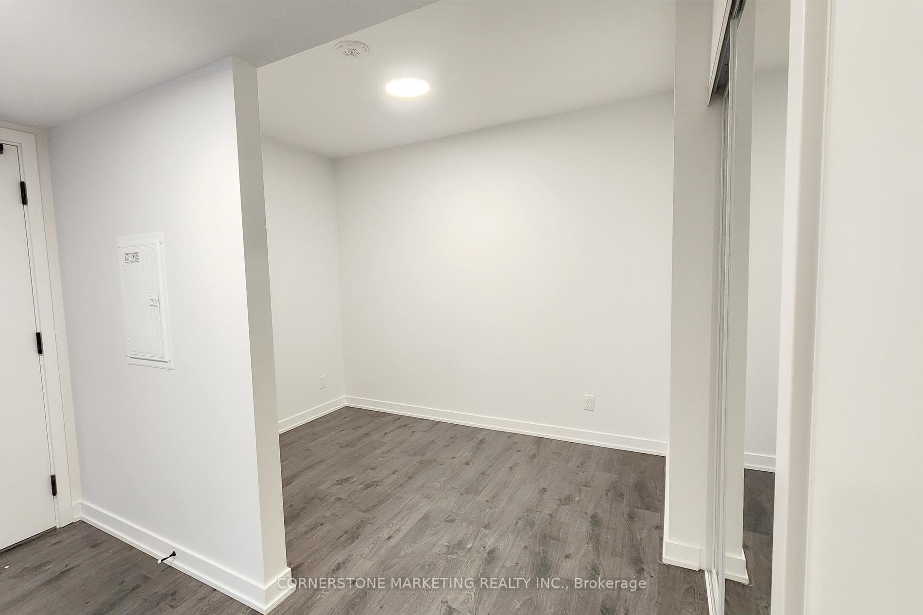 100 Queen Street Unit 706 photo 6