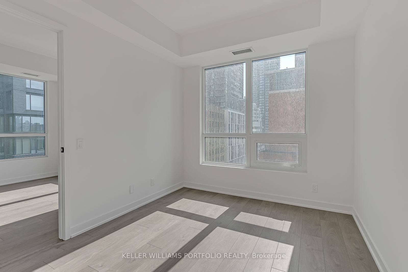 108 Peter Street Unit 907 photo 22