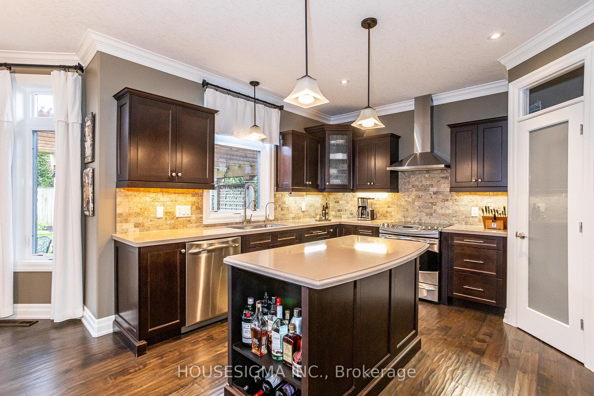 2445 Kains Road photo 10