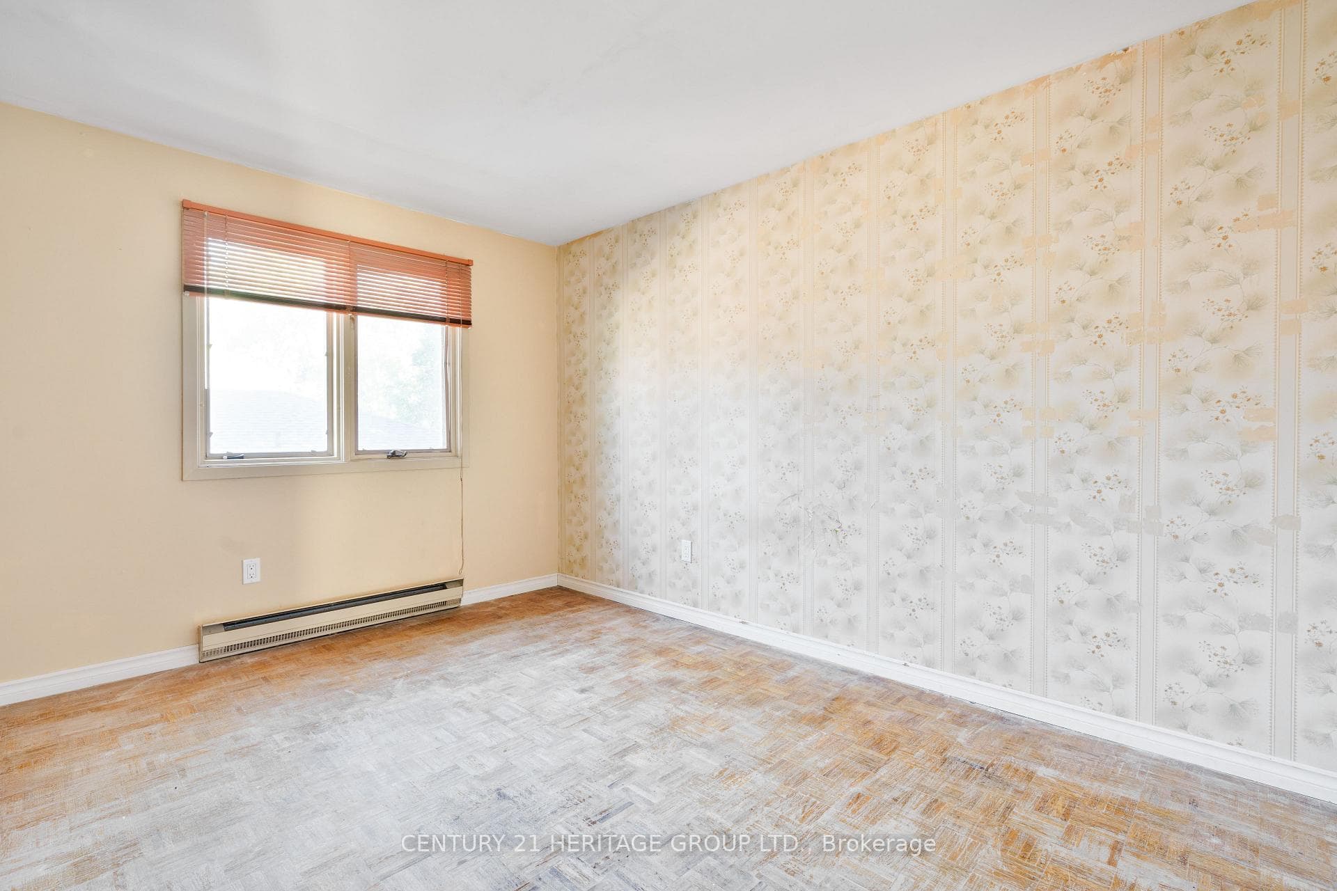 165 William Roe Boulevard photo 16