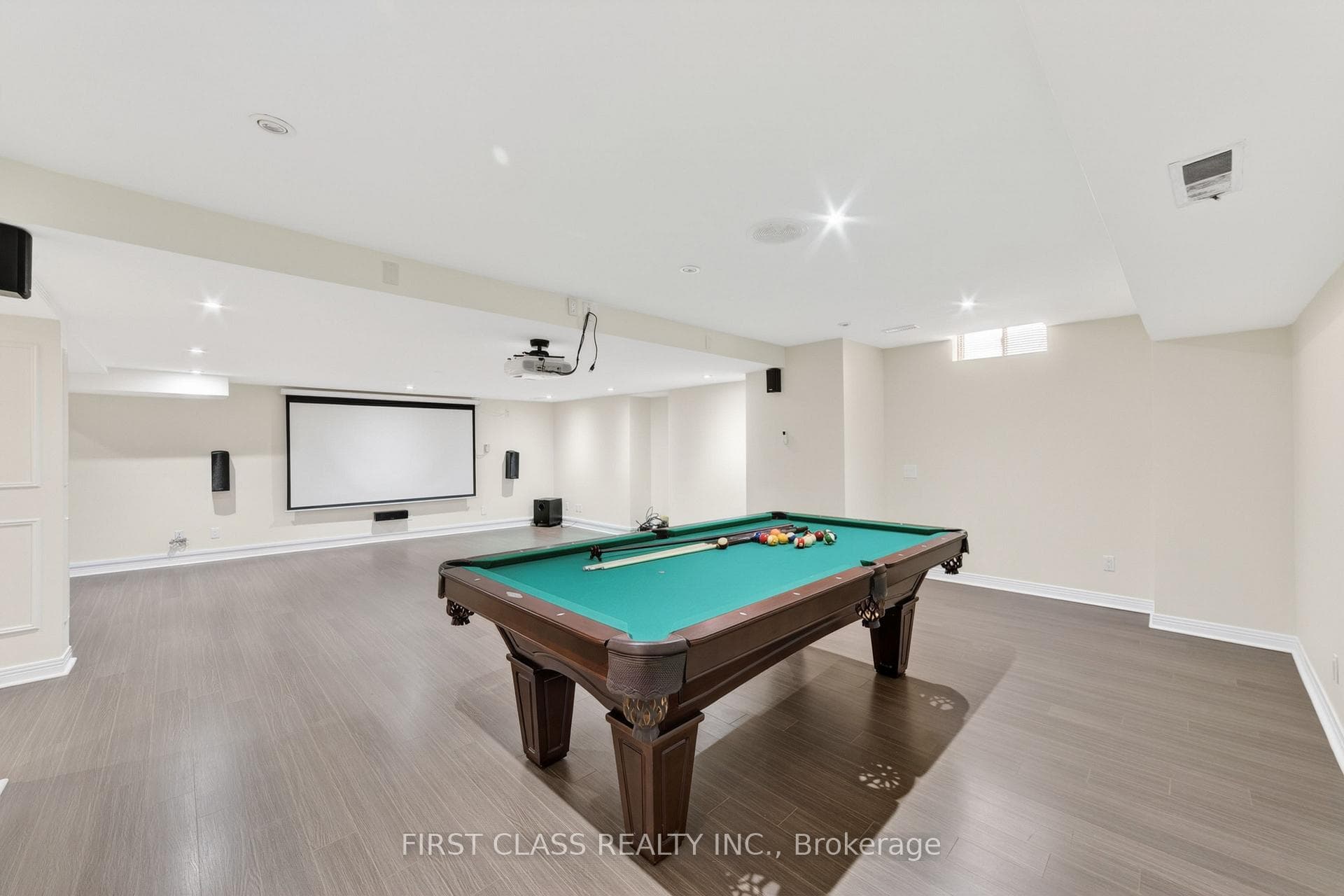 67 Hillhurst Drive photo 40