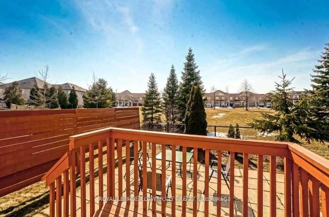 65 Tianalee Crescent photo 8