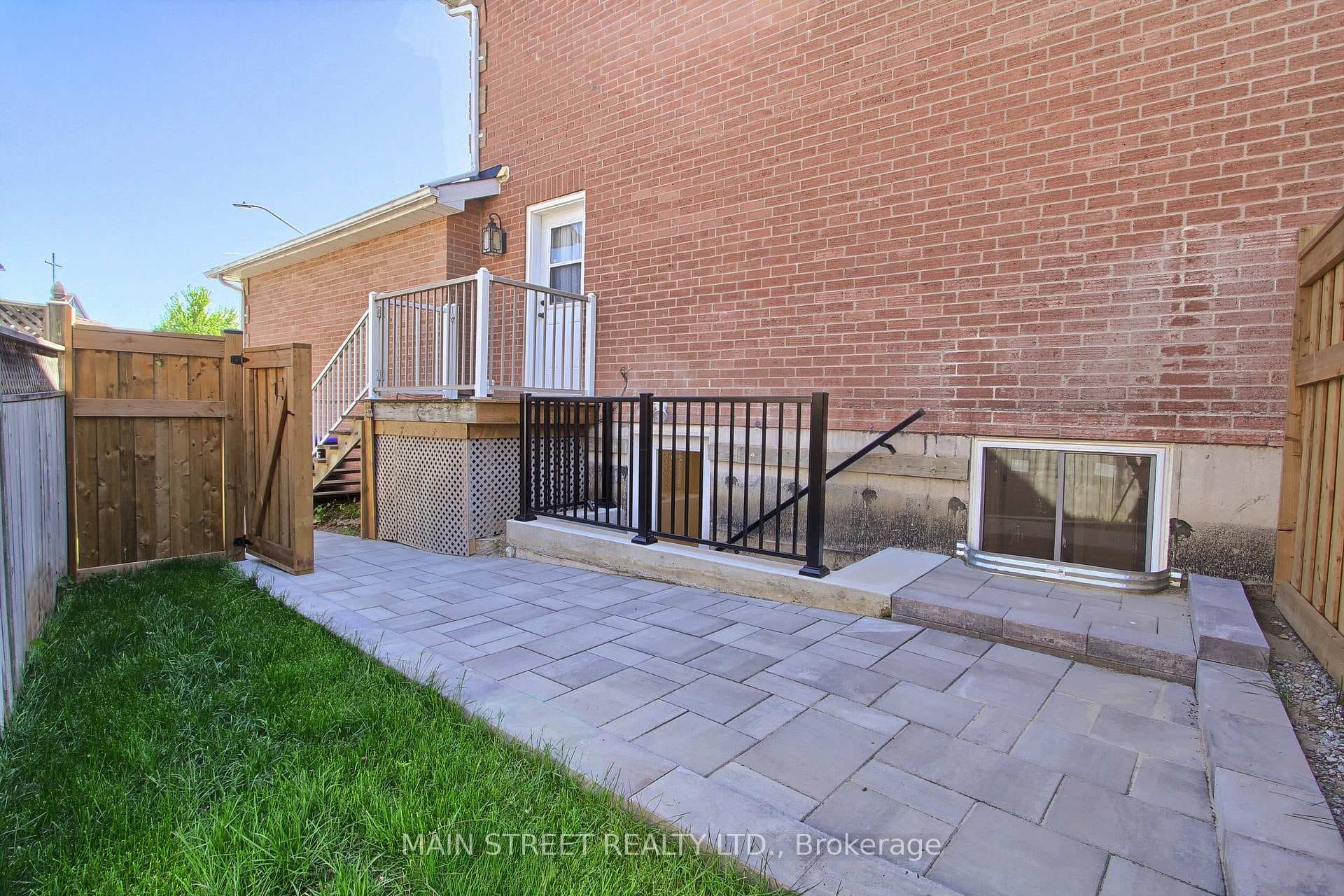 4 Carrington Place Unit B photo 4