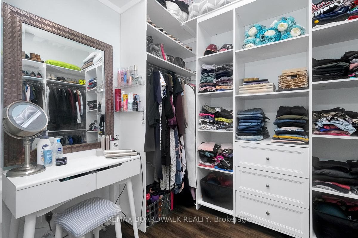 1805 Hyndman Road photo 28