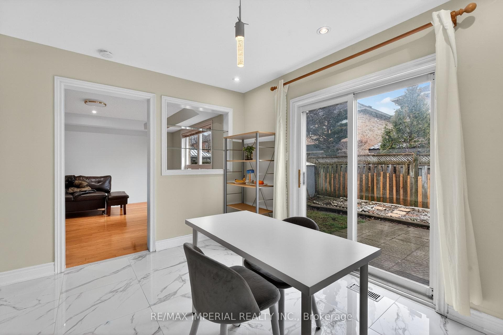 103 Ferdinand Avenue photo 25
