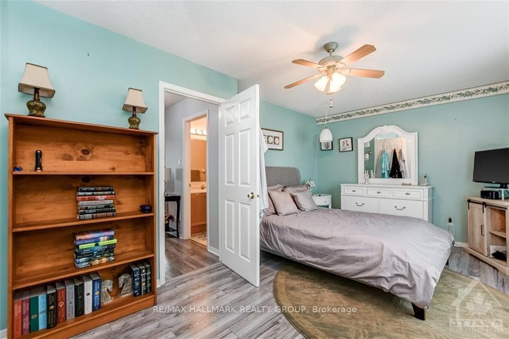 1668 JOBIN Crescent photo 15