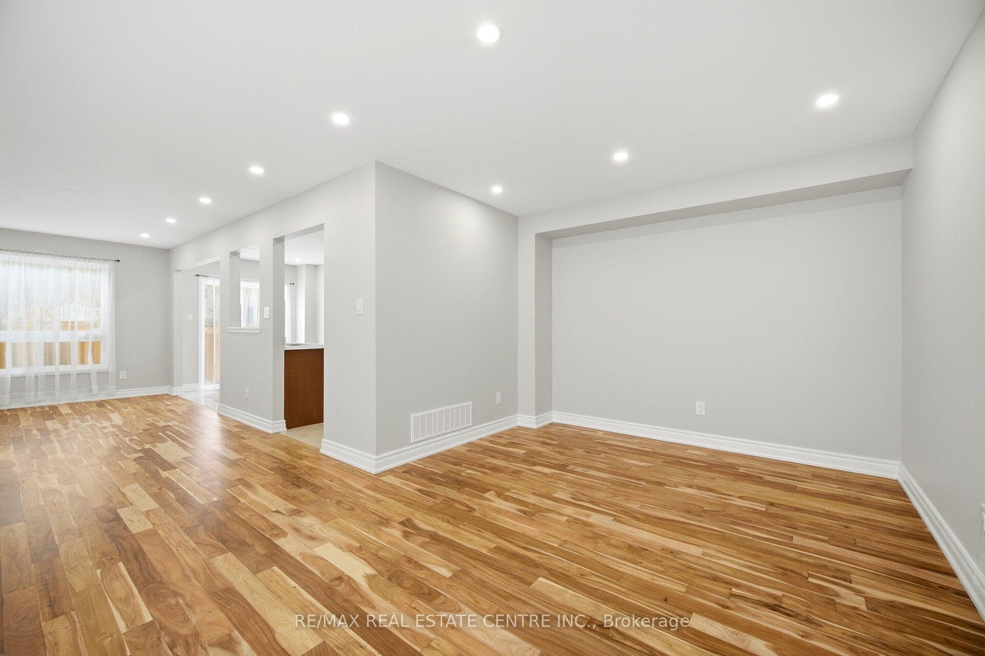 31 Spicebush Terrace photo 8