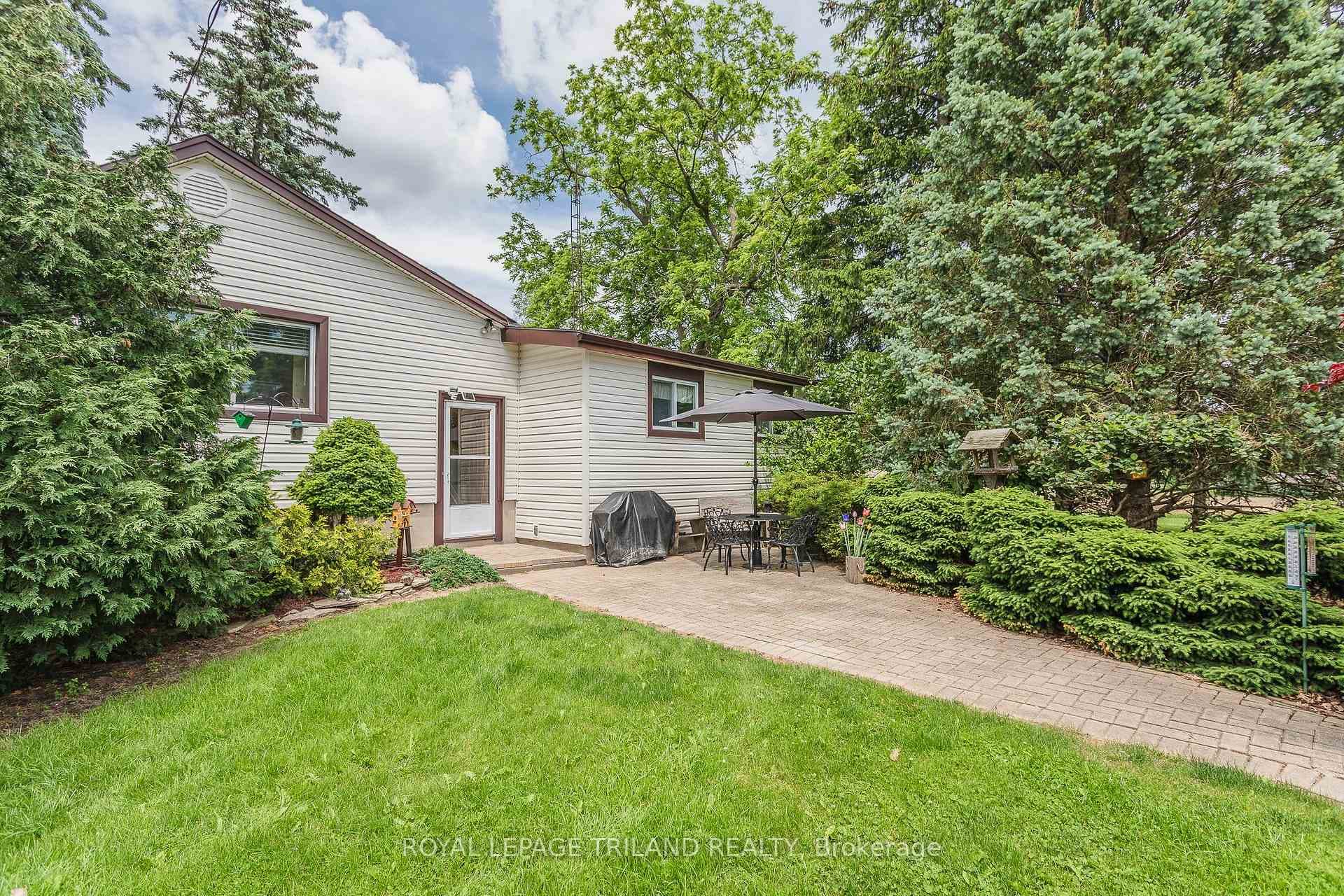 853 Avon Drive photo 7