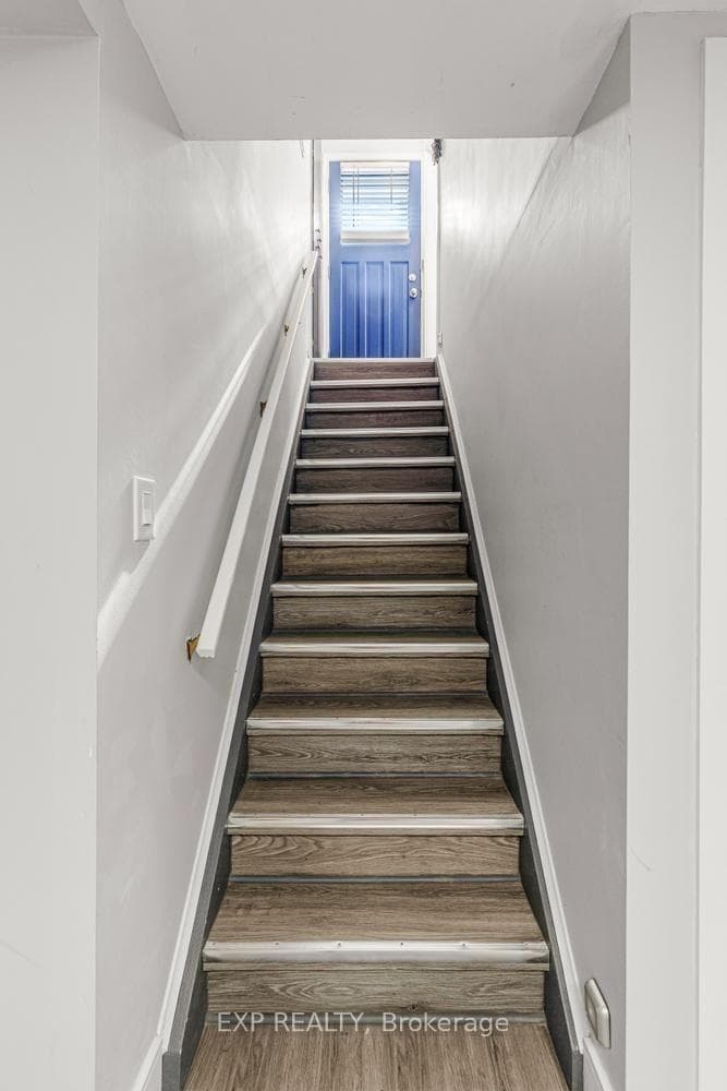 577 Dewan Street photo 30