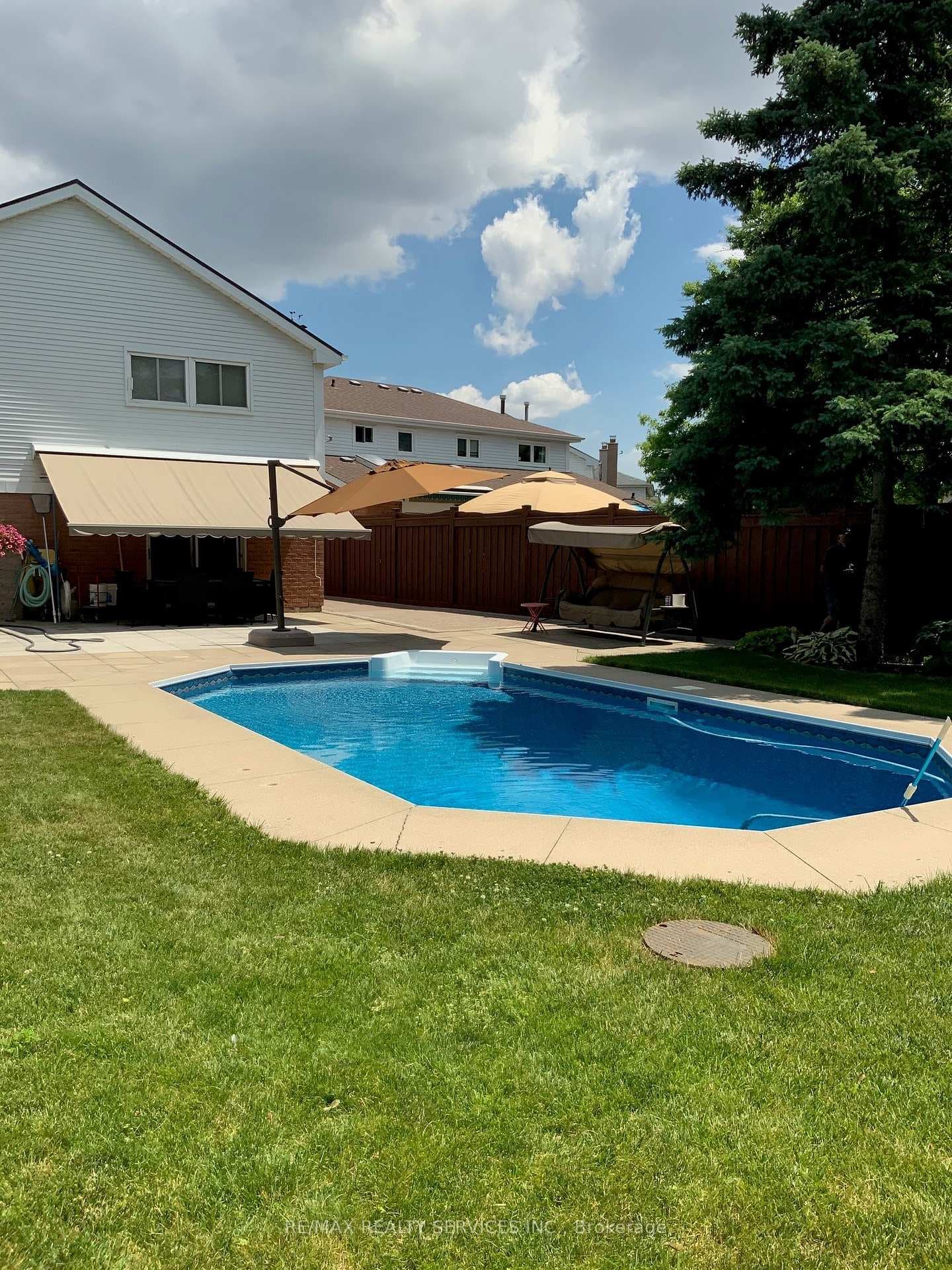 118 Mikado Crescent photo 40