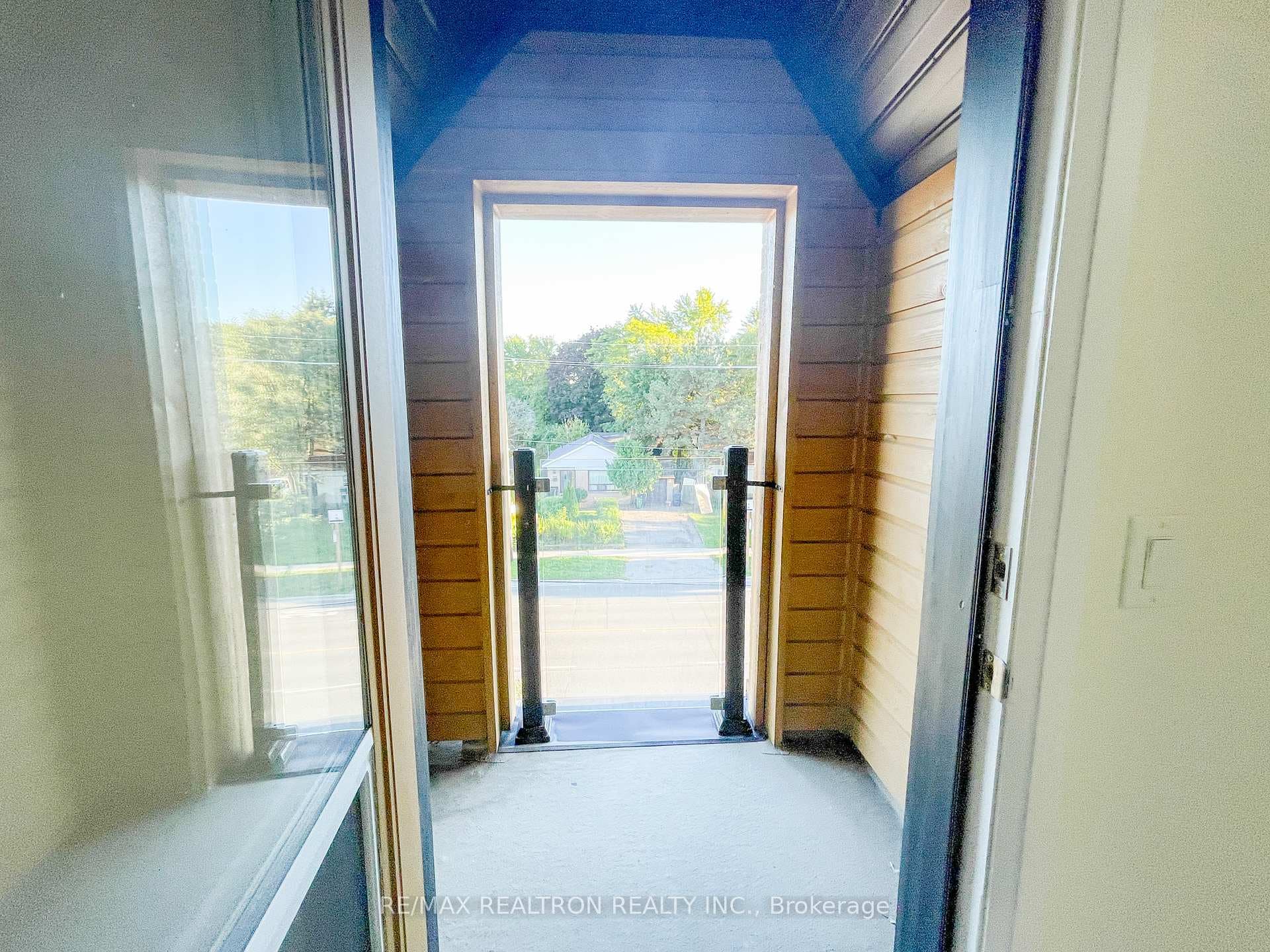 254 Finch Avenue photo 25