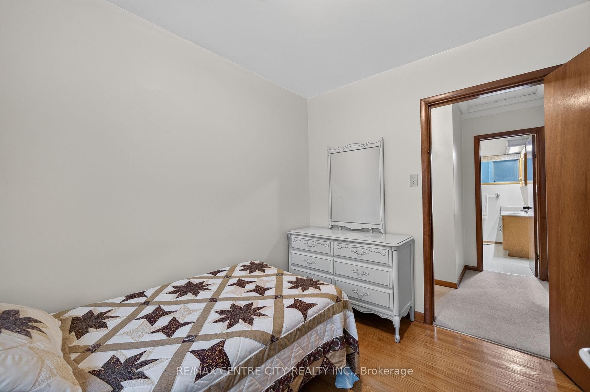 208 NIAGRA Street photo 15