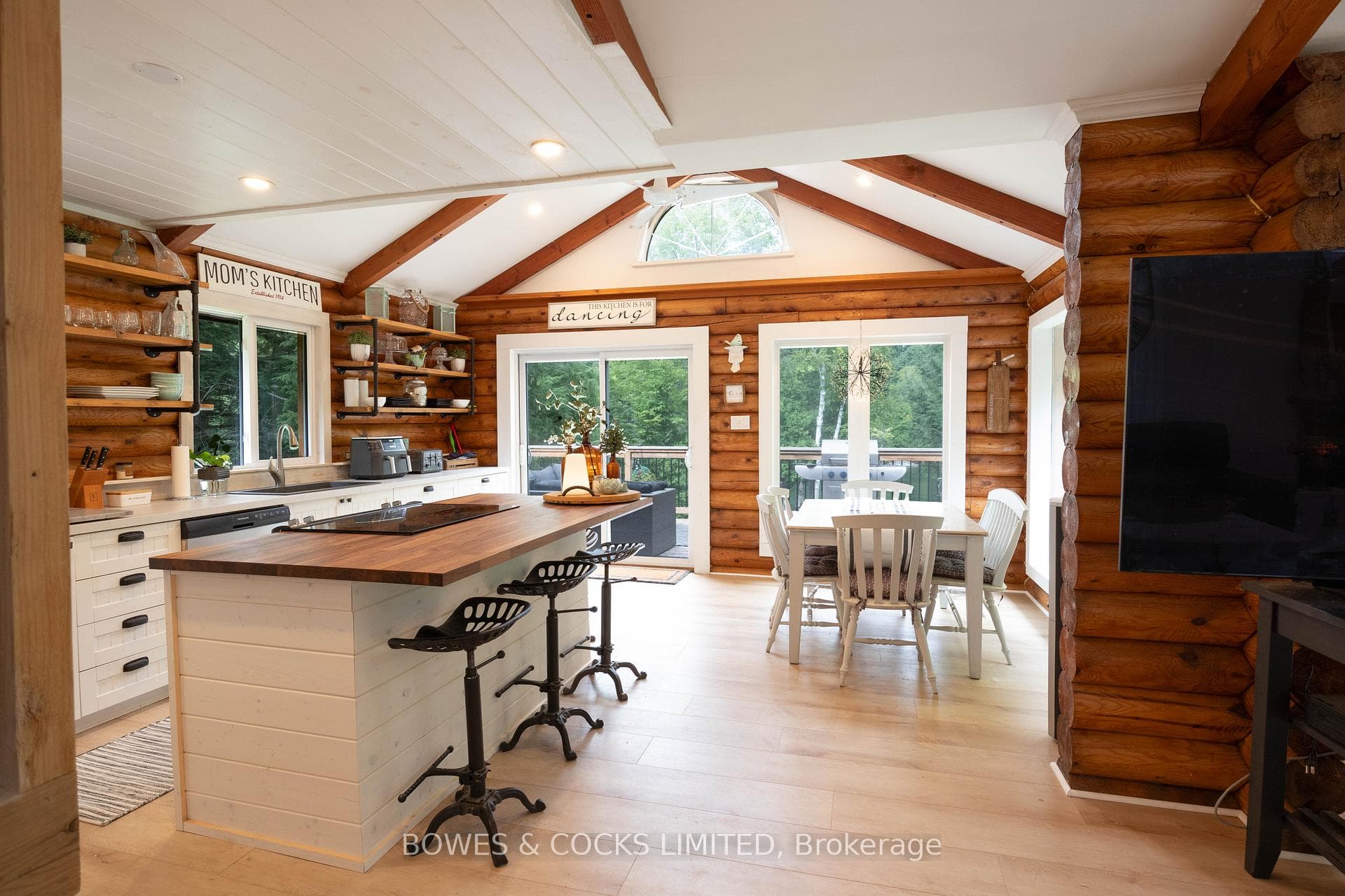 Eat in Kitchen