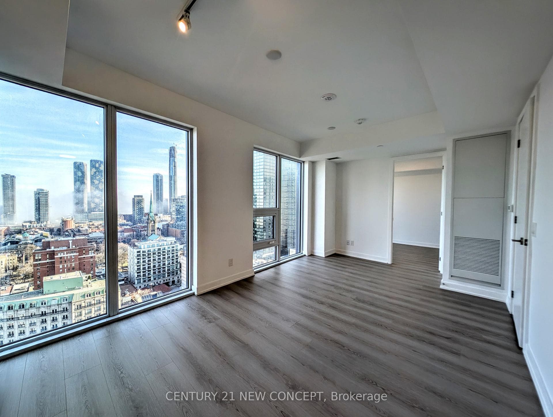100 Queen Street Unit 2807 photo 2
