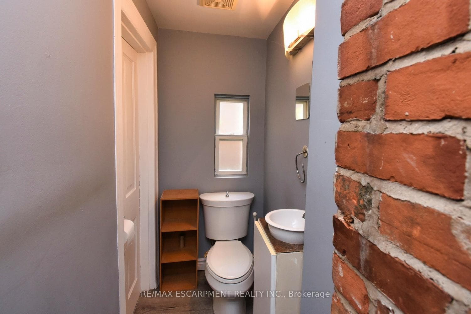159 Macaulay Street photo 21