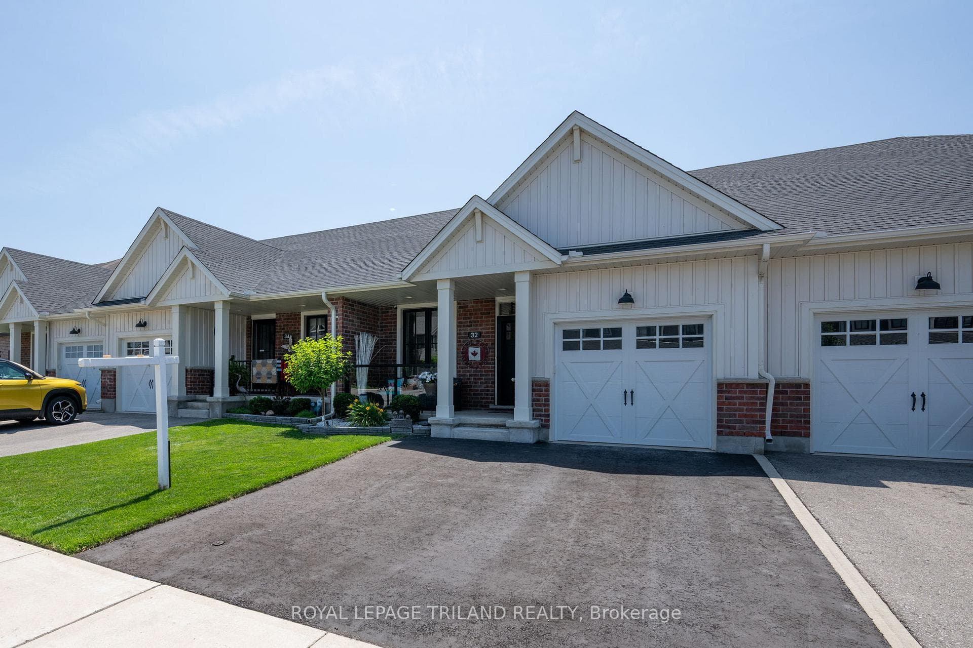 32 Charter Creek Court photo 4