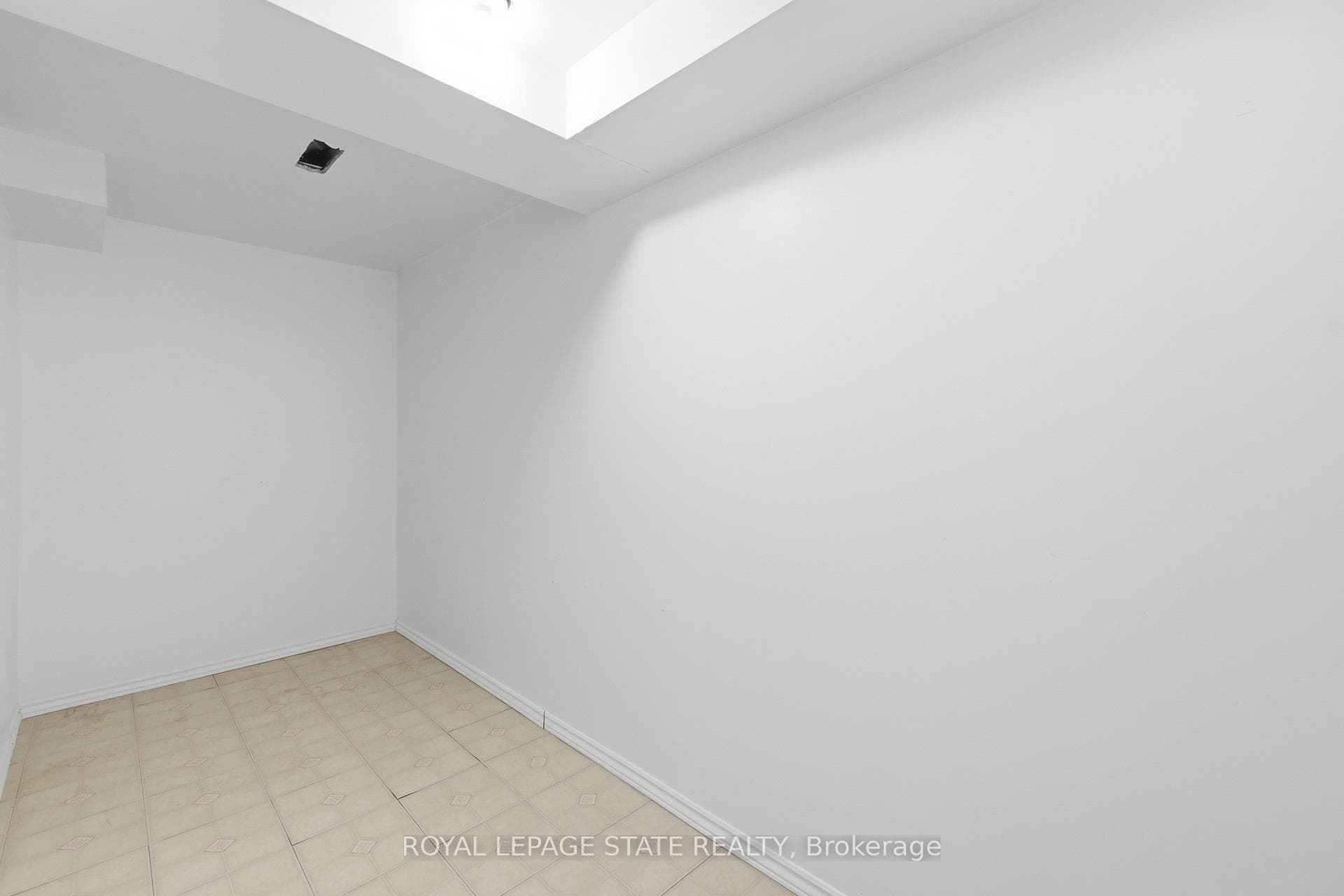 618 Barton Street Unit 4 photo 32