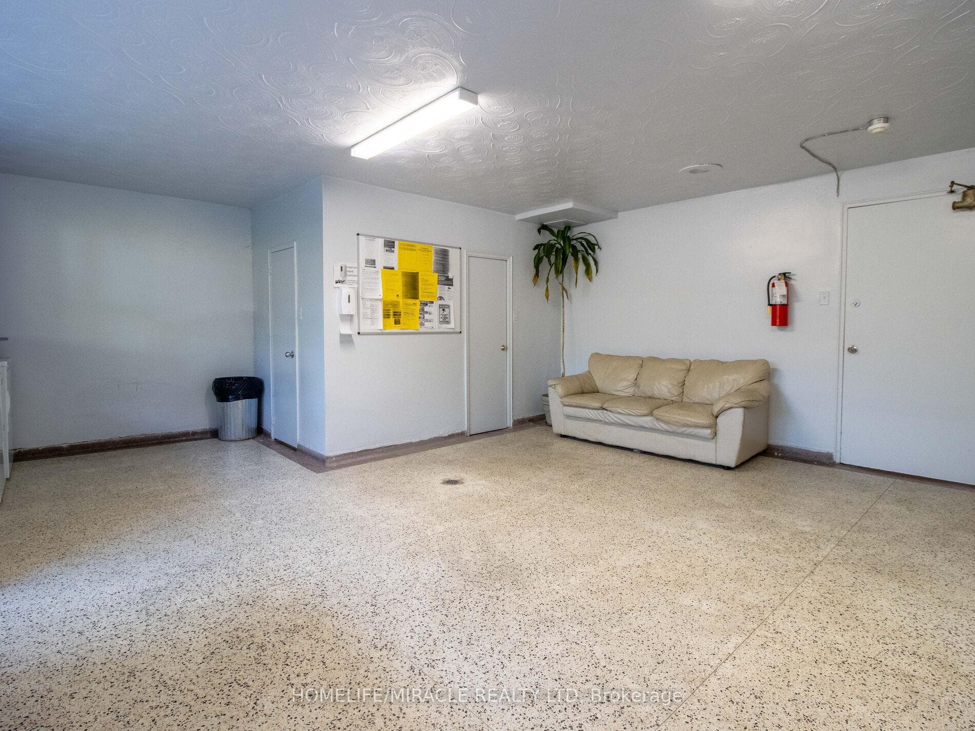 1651 VICTORIA PARK Avenue Unit 808 photo 21