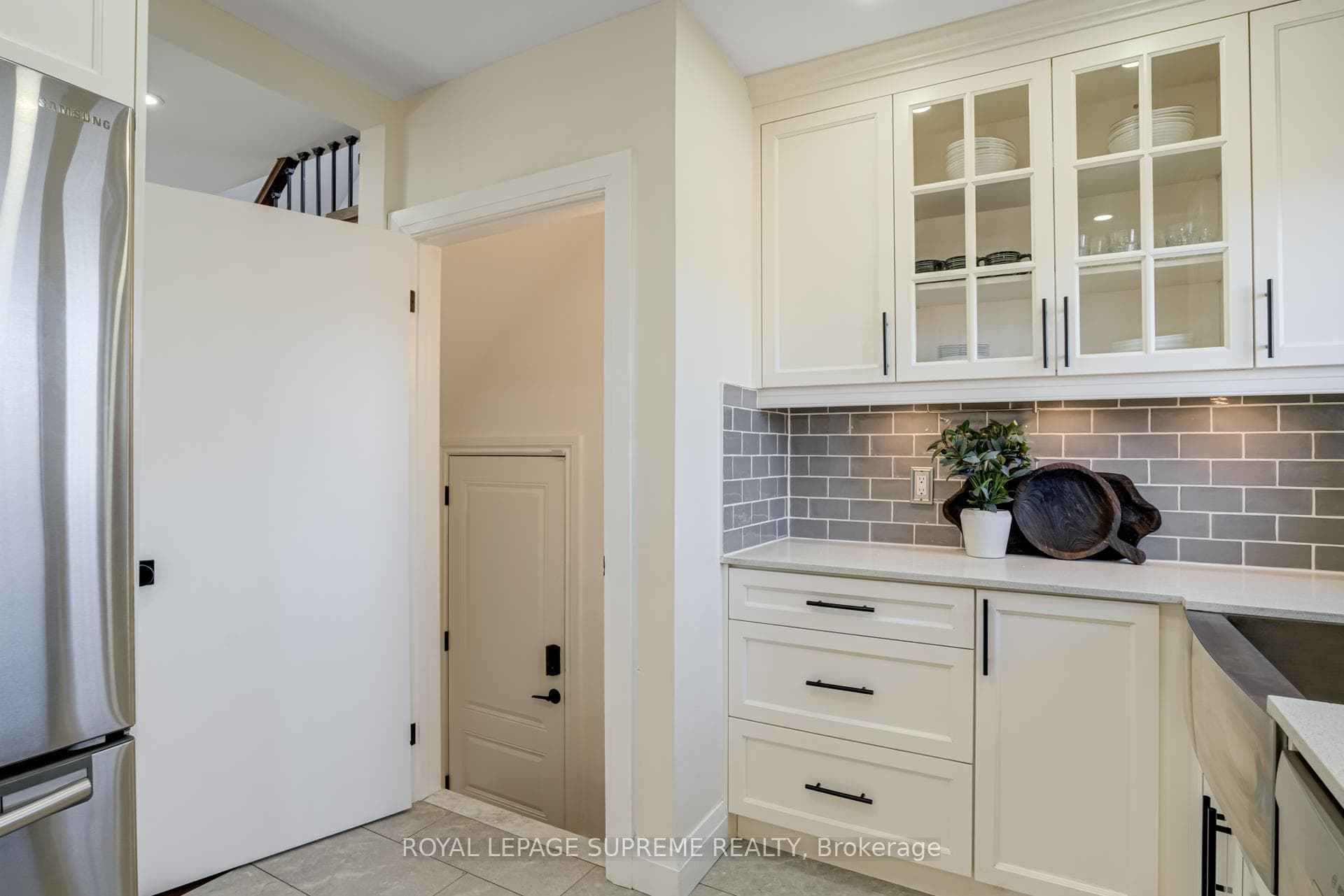 1454 Wilson Avenue photo 27