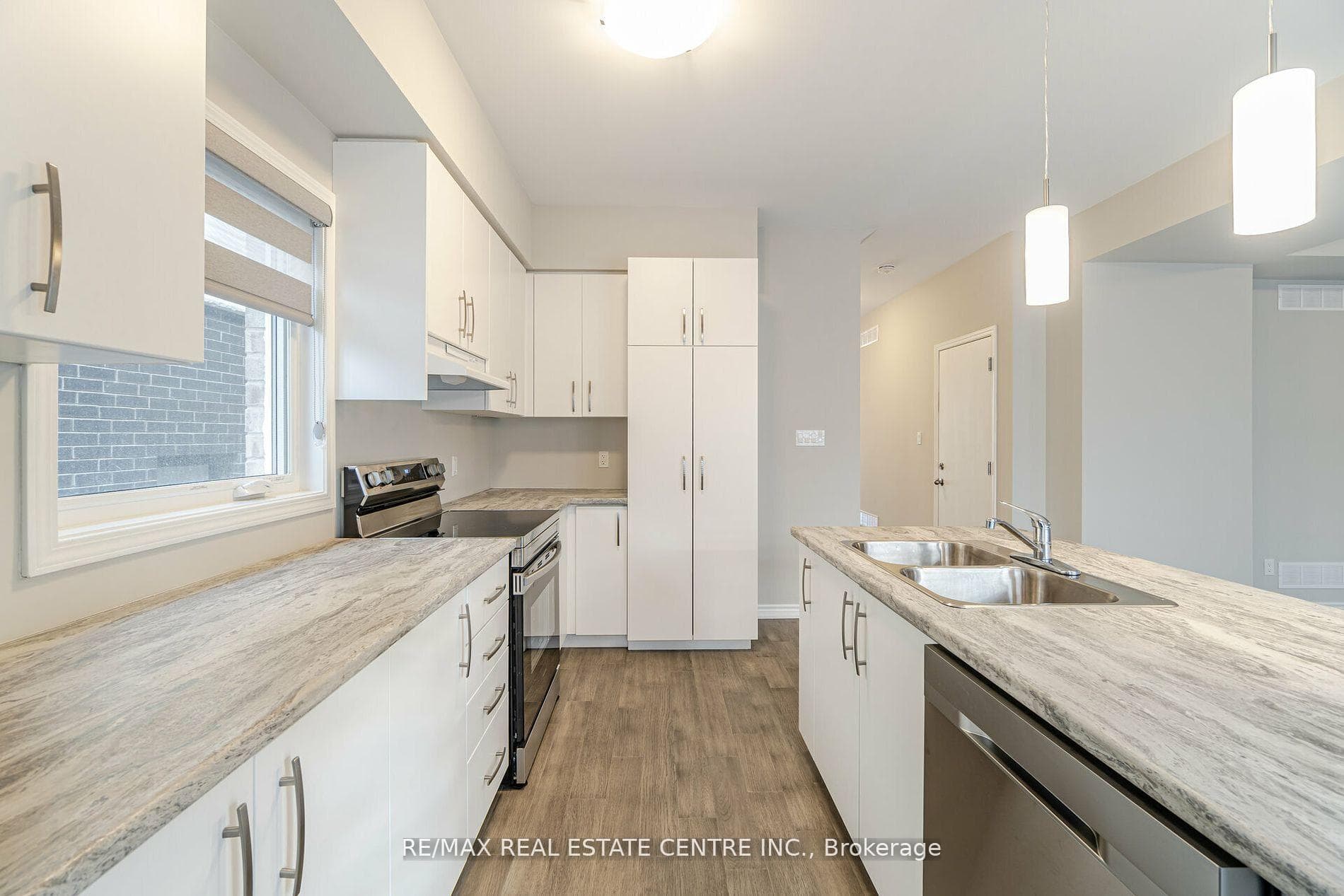 219 Taylor Street photo 11