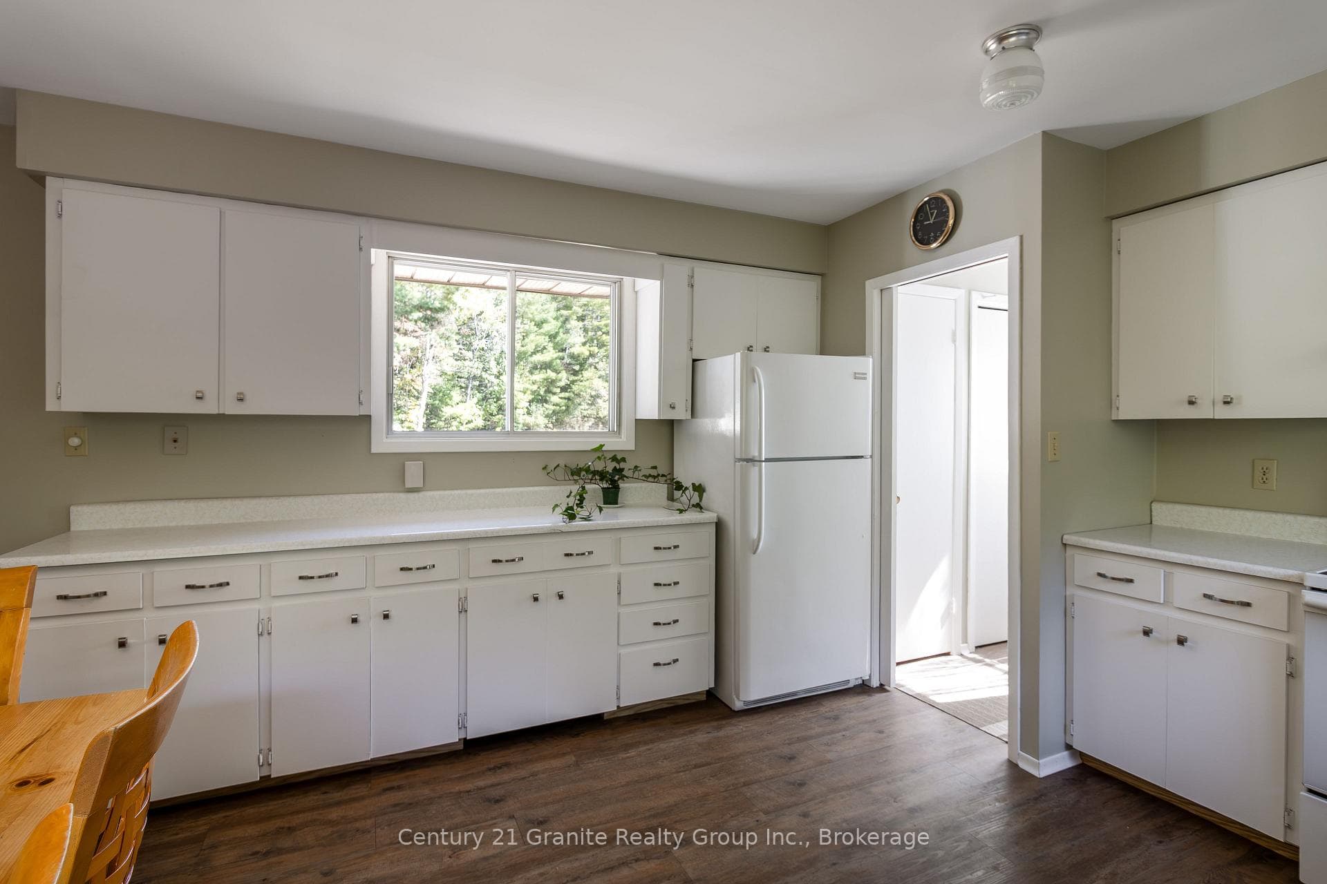 733 Bobcaygeon Road photo 21