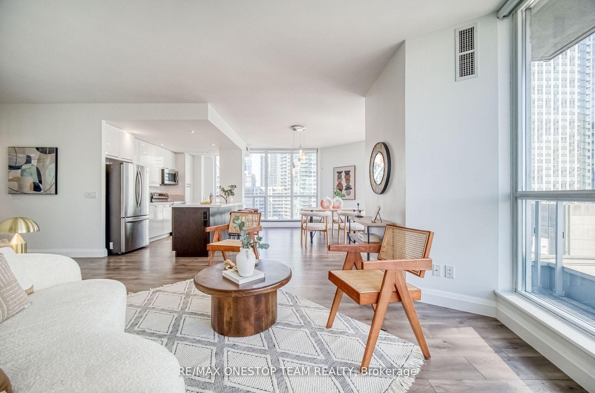218 Queens Quay Unit 1002 photo 8