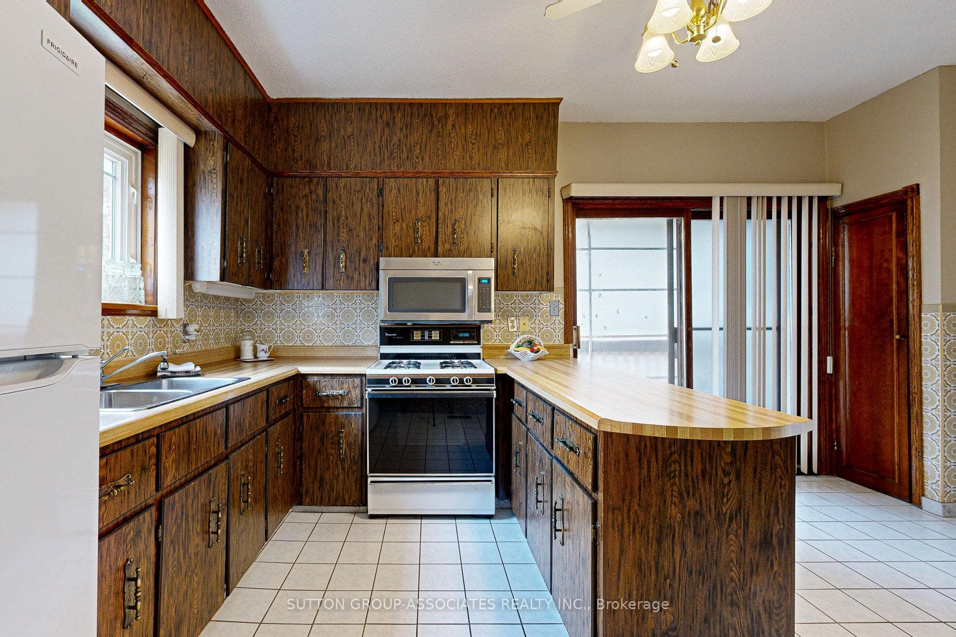 216 Wallace Avenue photo 14