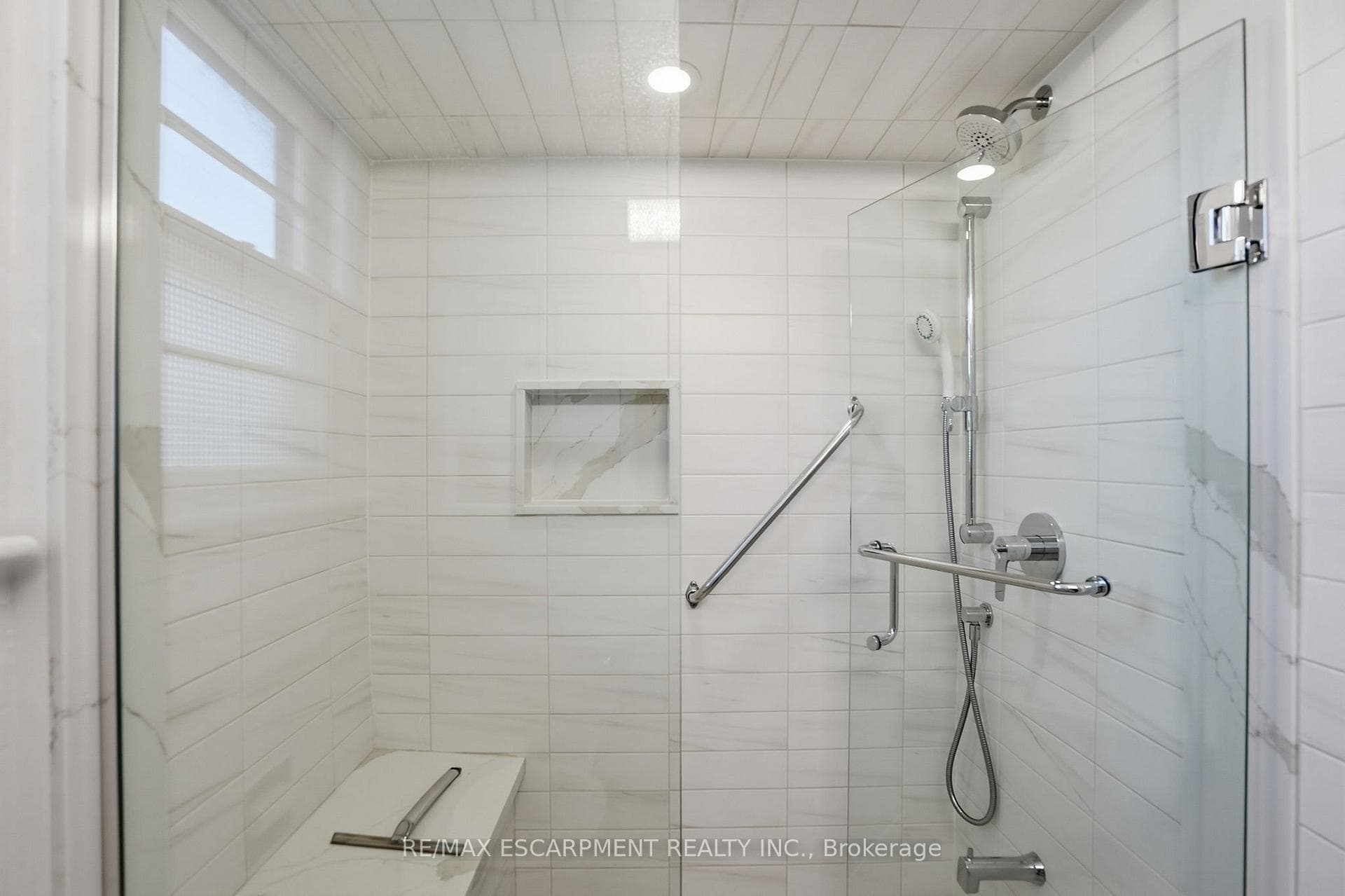 123 LONGWOOD Road photo 27
