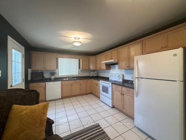 7921 Spring Blossom Drive photo 17
