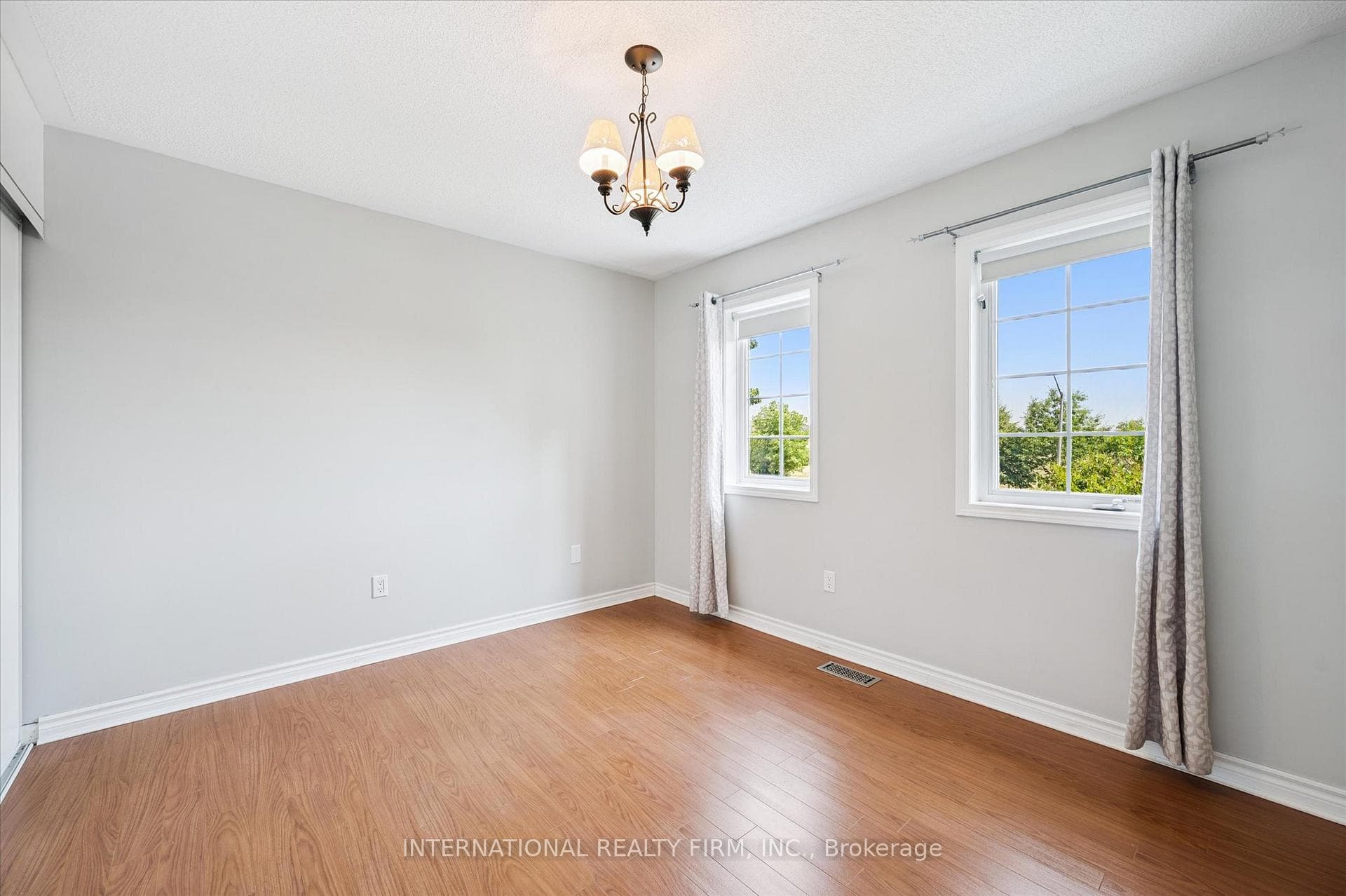 2348 Proudfoot Trail photo 27