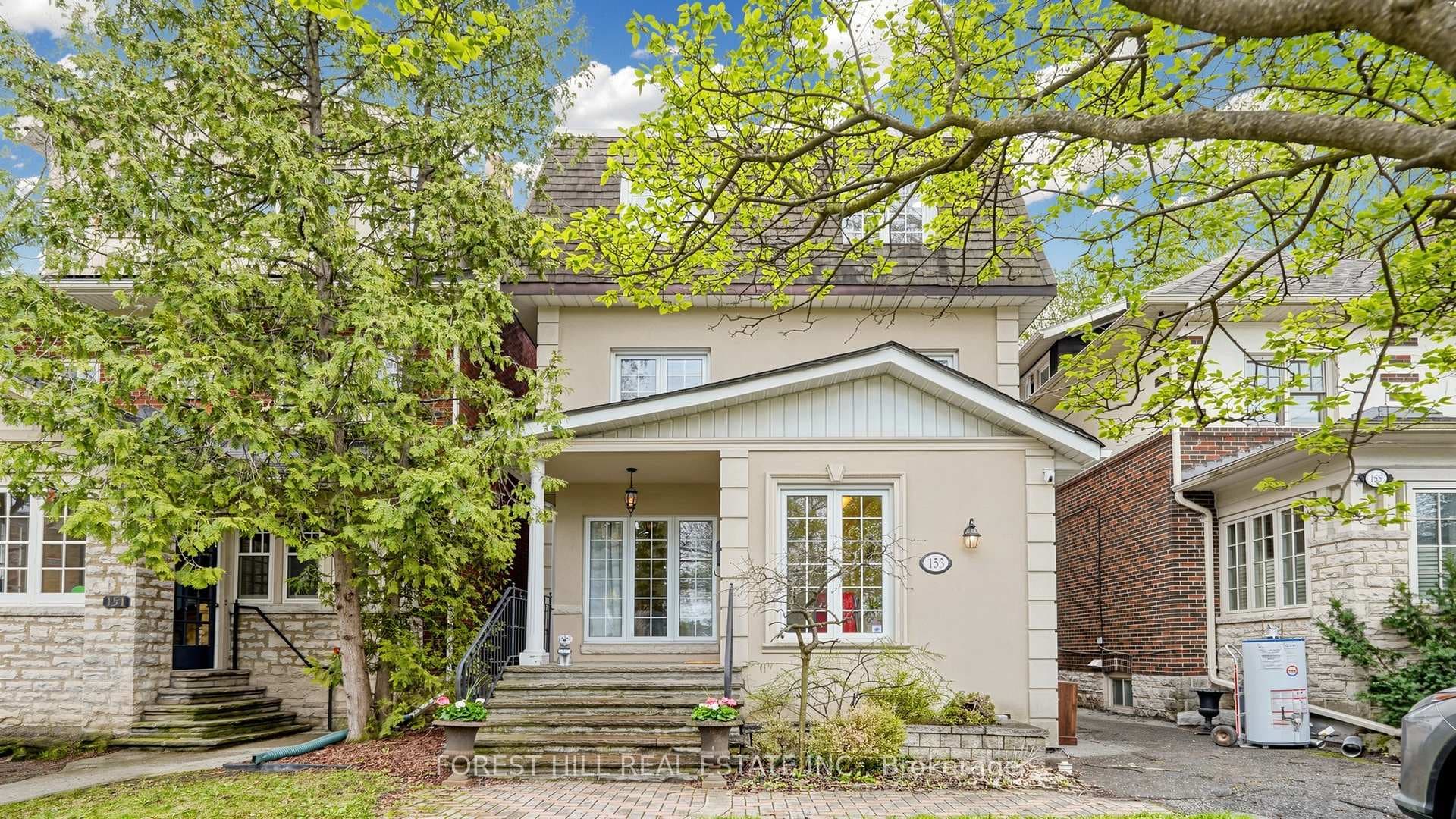 Welcome to 153 Glengrove Ave W