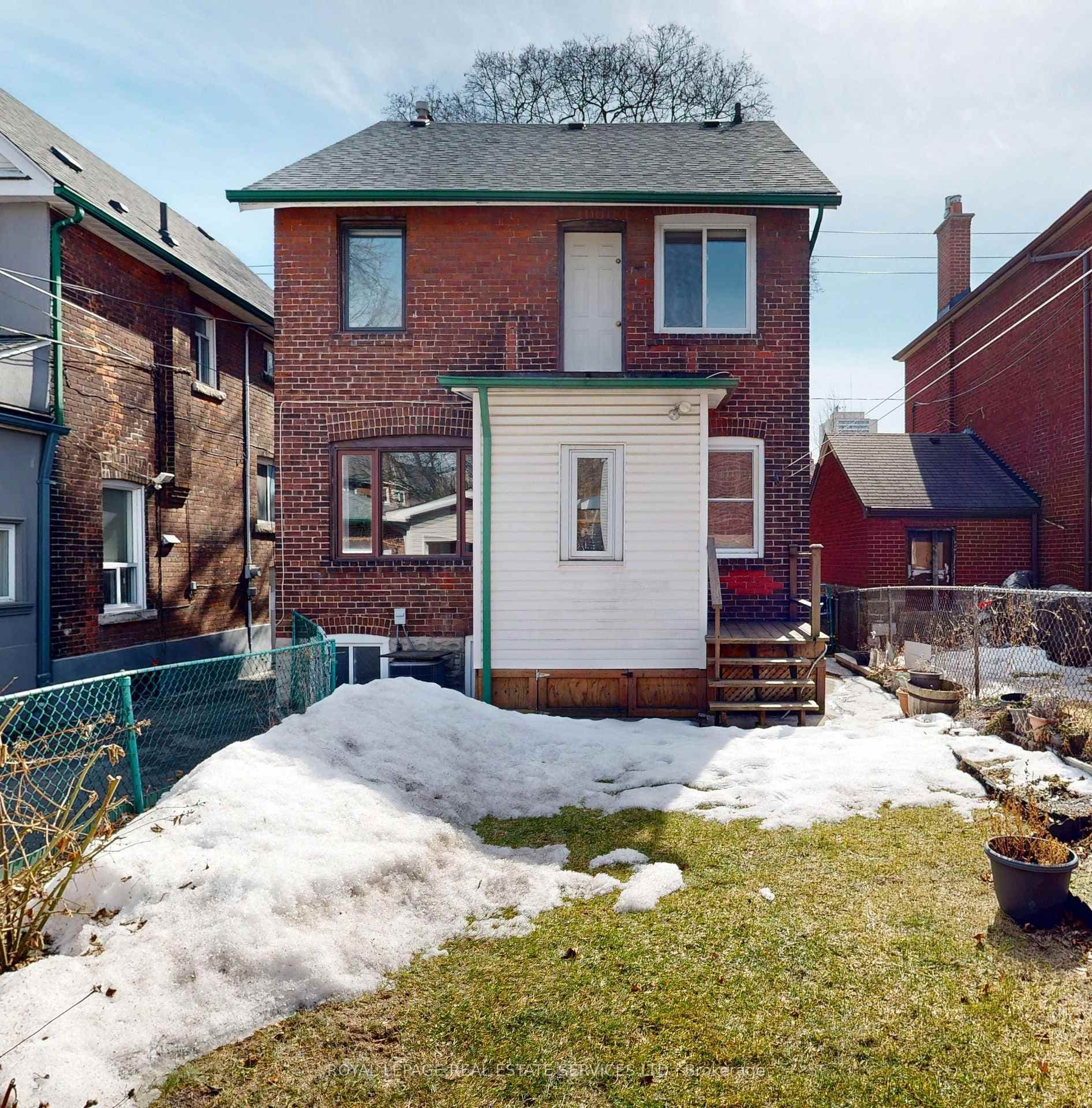 216 Humberside Avenue photo 47